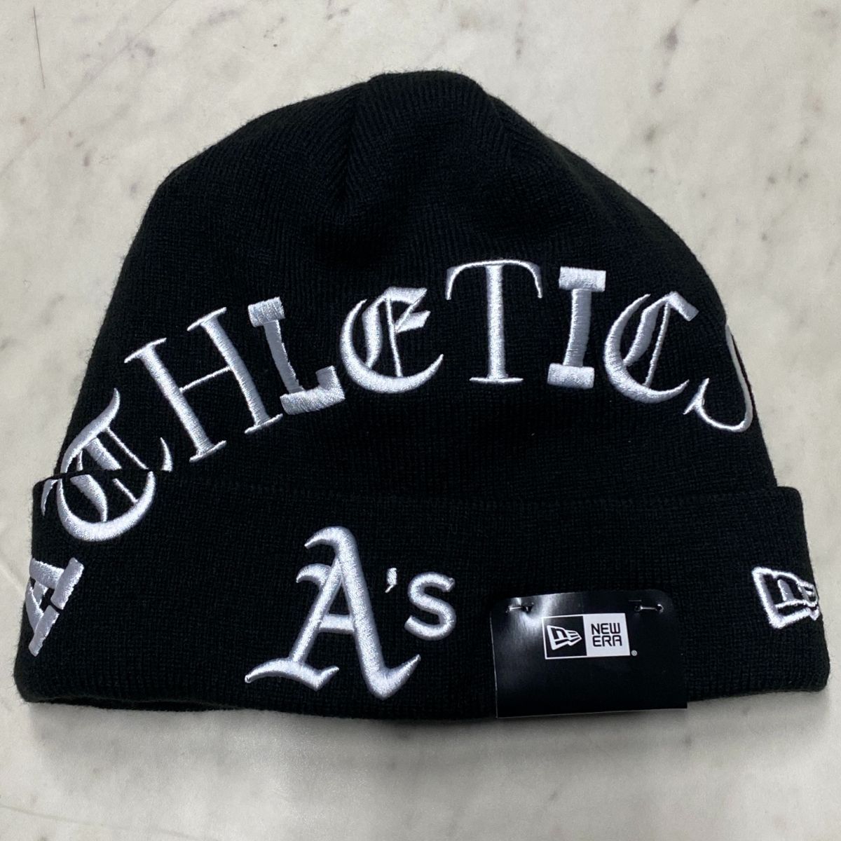 NEWERA ニューエラ MLB ゴシック調 ブラックレター ニット帽 オークランド アスレチックス Athletics