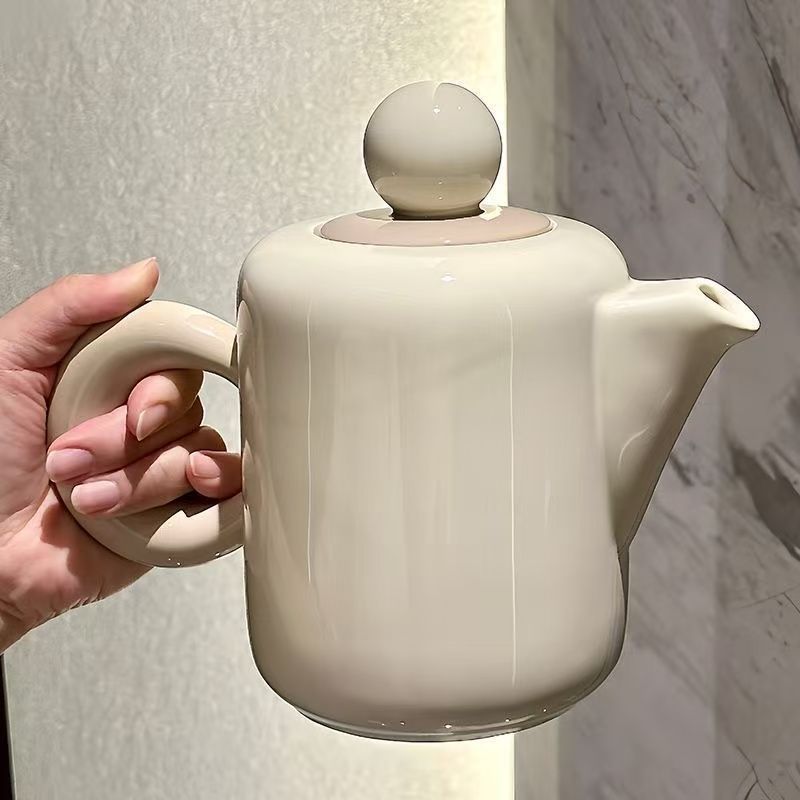 ホワイト系