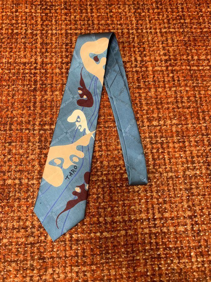 【新品未使用】岡本太郎　ネクタイ　シルク10 0% 新品未使用】岡本太郎 ネクタイ シルク10 0% 新品未使用】岡本太郎