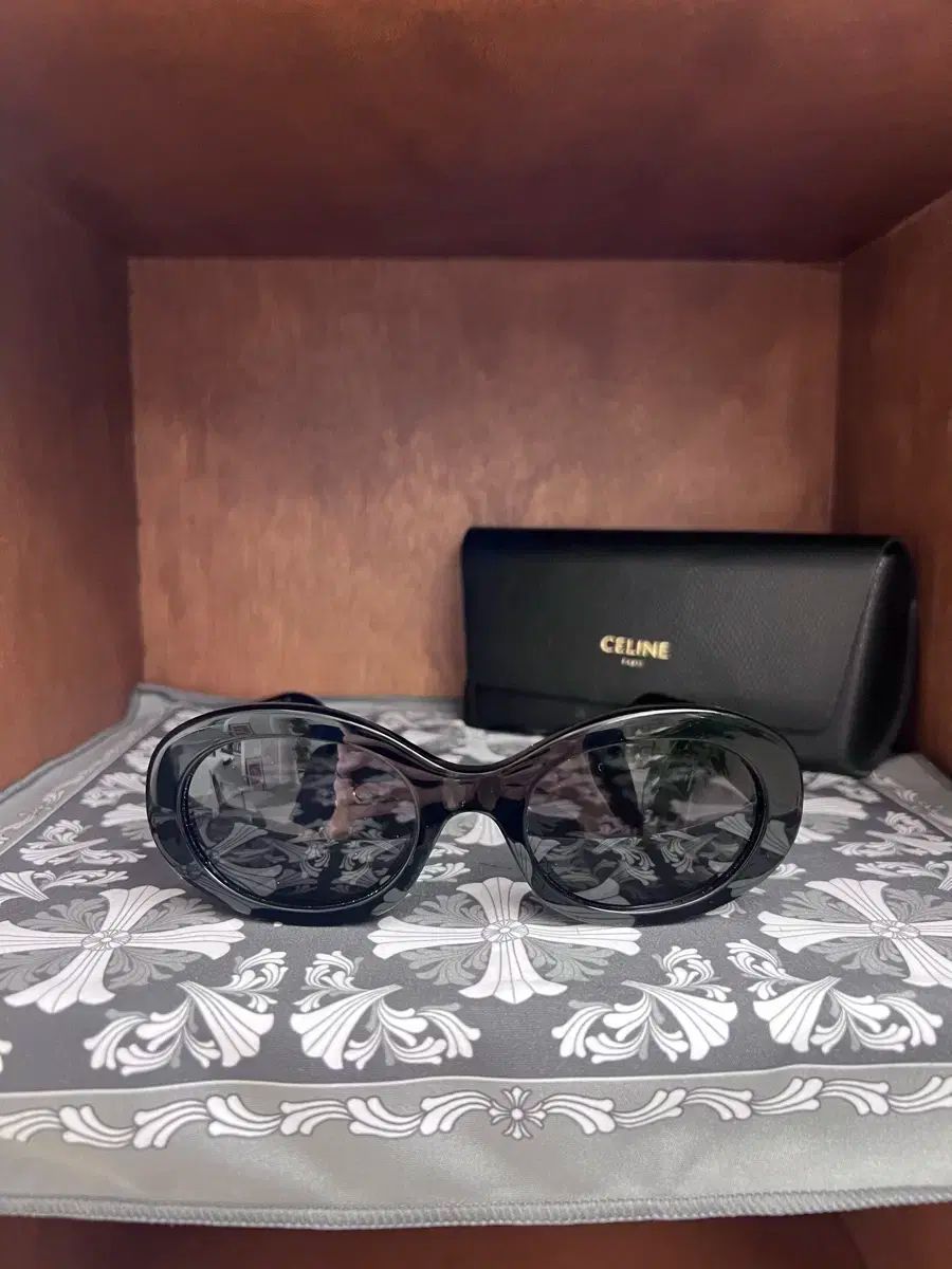 【新春セール】 CELINE セリーヌ CL40194U 01A トリオンフ CELINE（セリーヌ）トリオンフ 01 サングラス CL40194U 01A