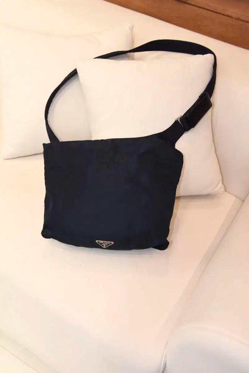 プラダ ポコノ クロスバック