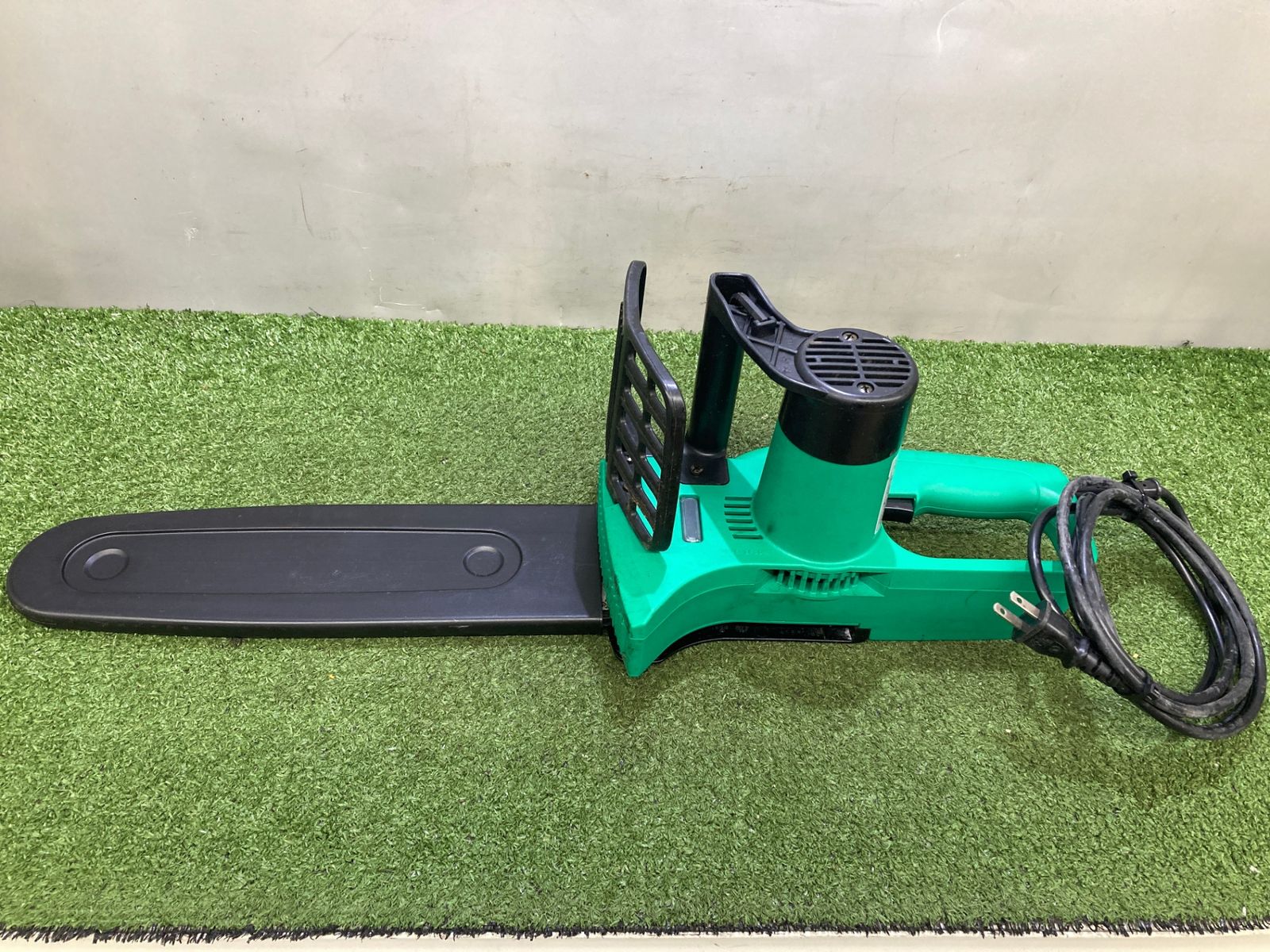 品】【0921】☆makita(マキタ) DIY 300㎜電気チェーンソー M501 