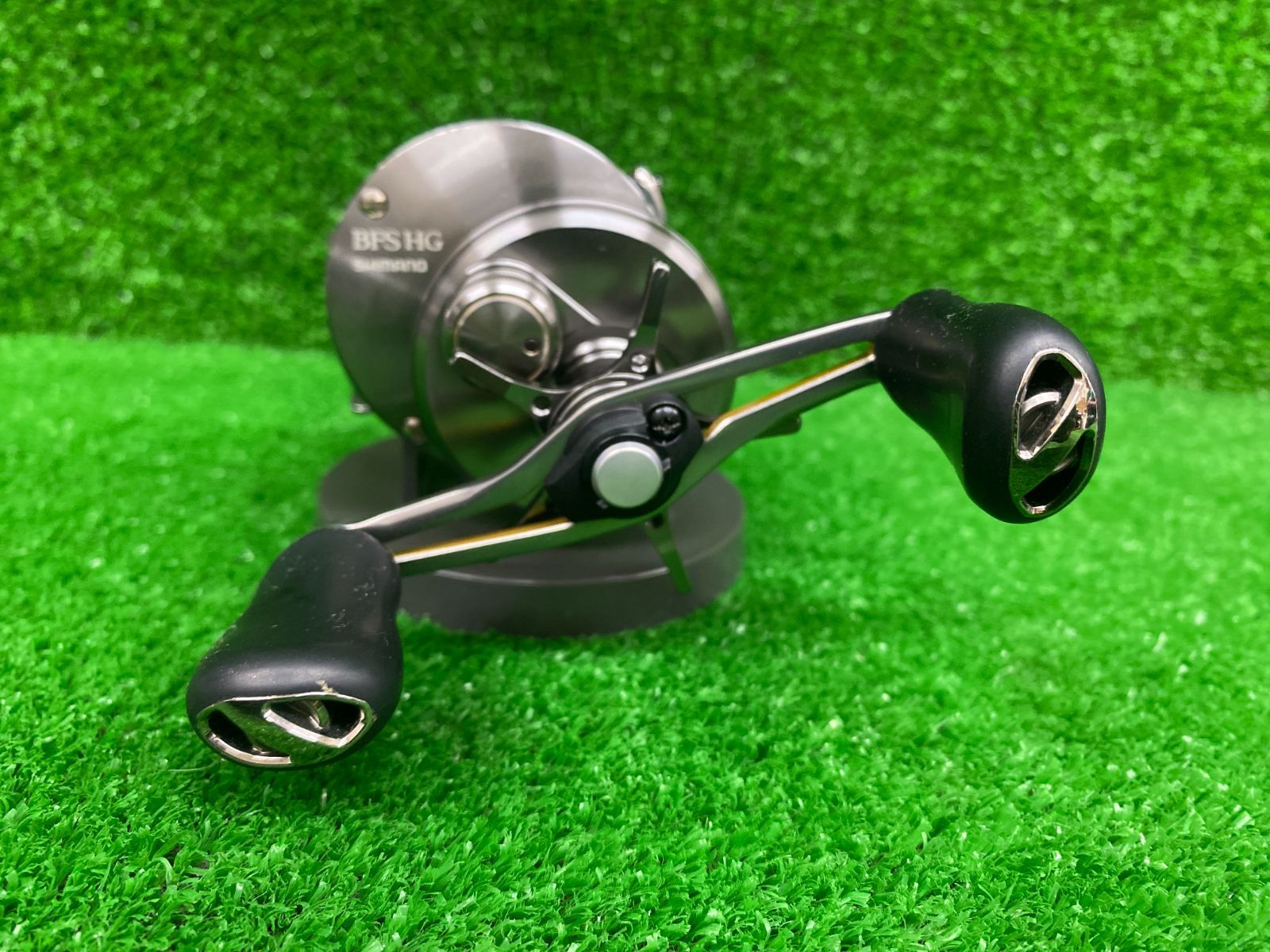 日本からの直送 カルカッタコンクエスト BFS HG 右 美品シマノ 23