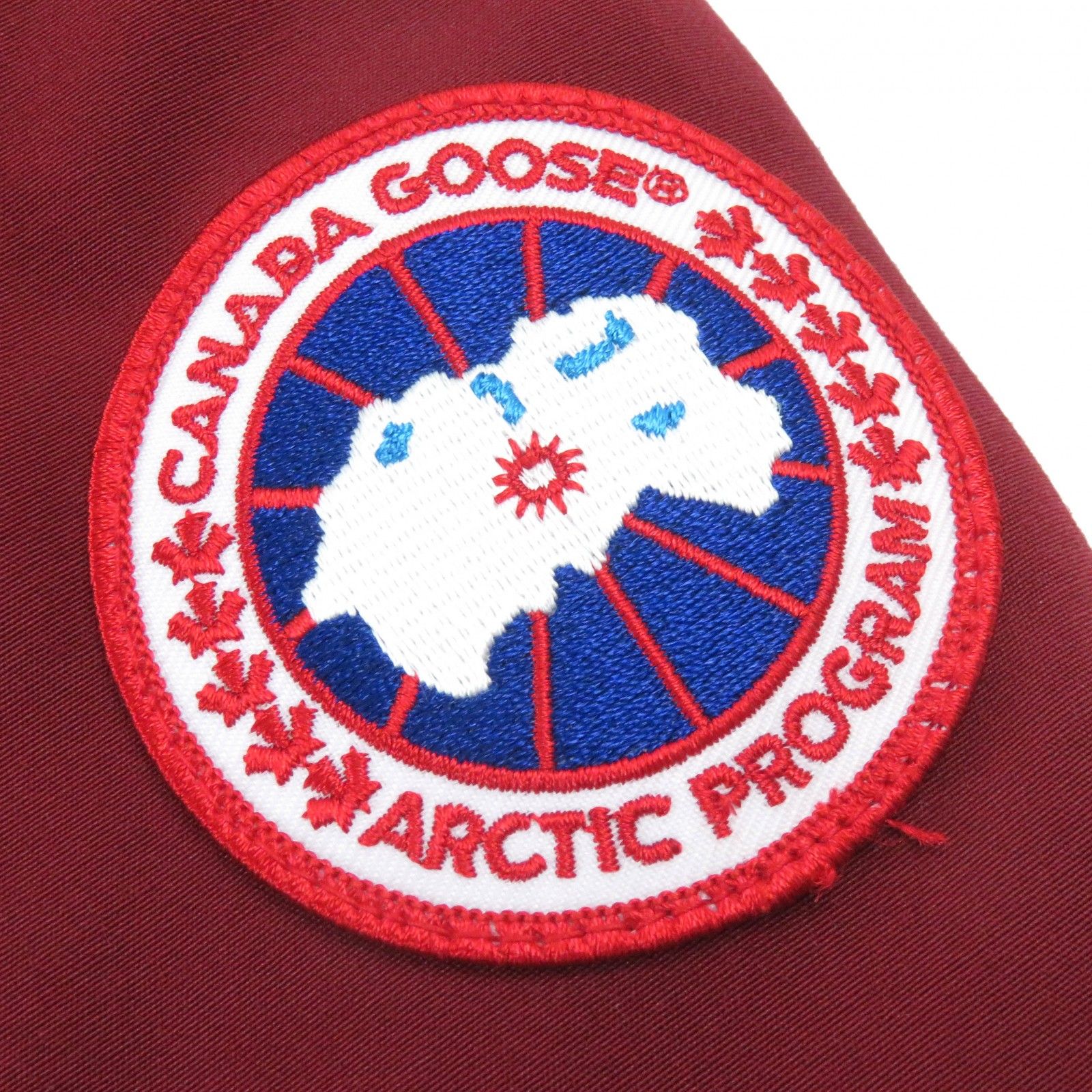 良品△CANADA GOOSE カナダグース 3426MA CHATEAU シャトー ロゴワッペン ファーフーデッド ダウンジャケット レッド系 S  （日本サイズM相当） カナダ製 正規品 メンズ - メルカリ