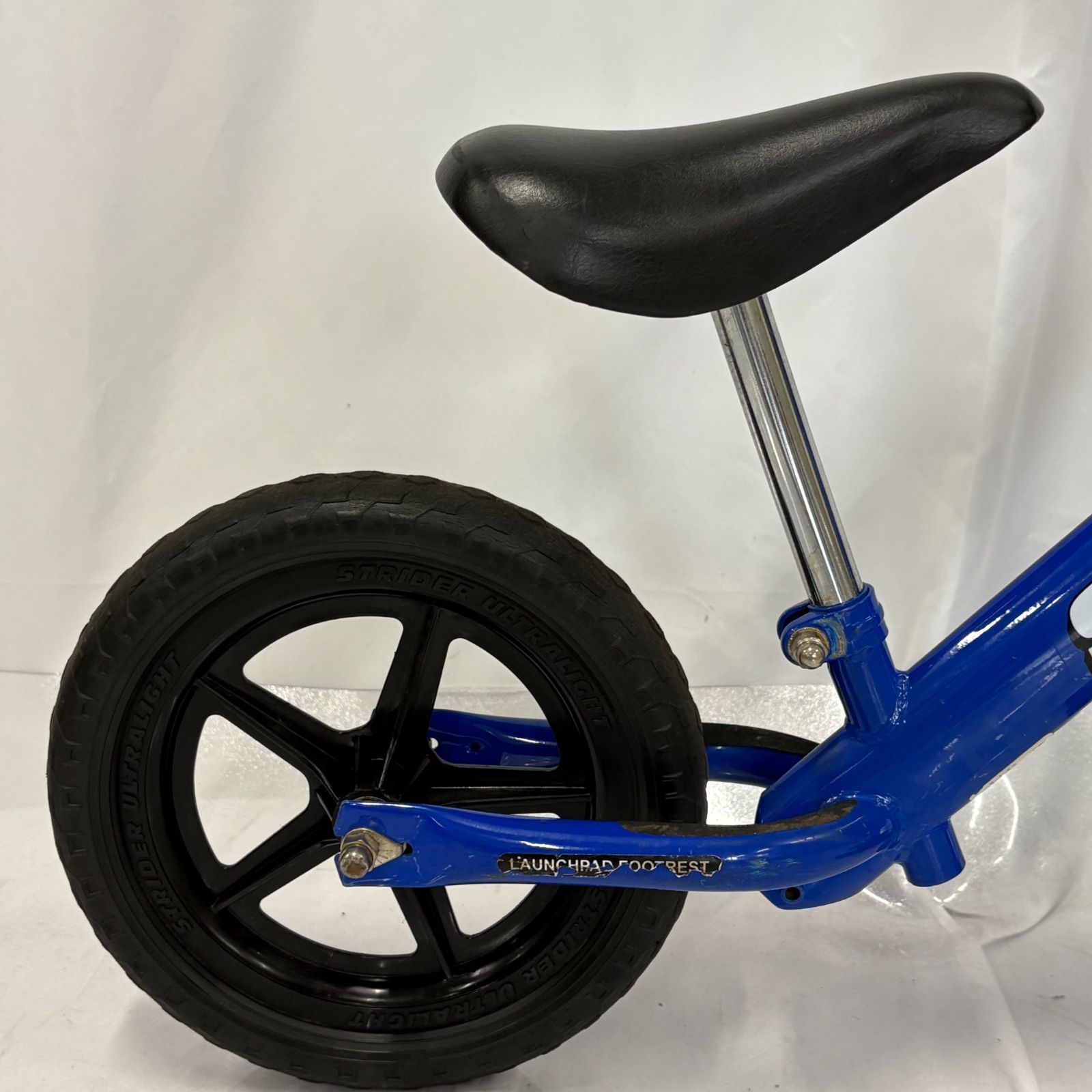 『美品』STRIDER ストライダー12インチ スポーツモデル　青　ブルー Amazon.co.jp: ストライダー スポーツモデル (STRIDER Sport) 12