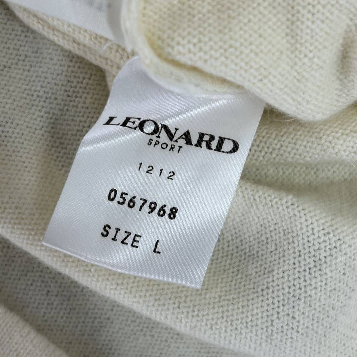 F82 タグ付未使用品 LEONARD SPORTレオナール クルーネックセーター ニット 美しい花柄 ビジューデザイン ホワイト size: L レディース