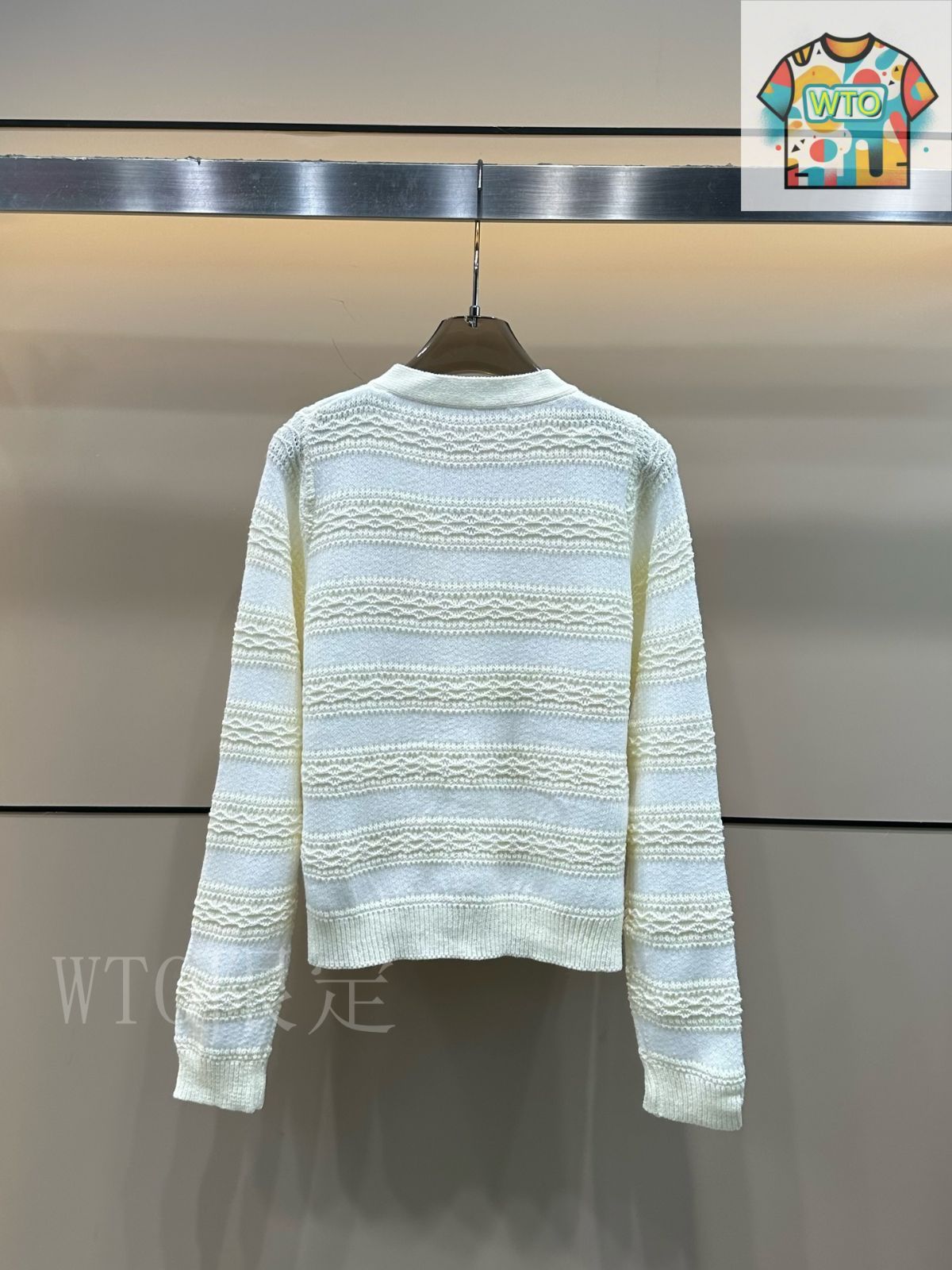 今日WTO】chanel シャネル 初秋新作 立体山茶花ストライプ
