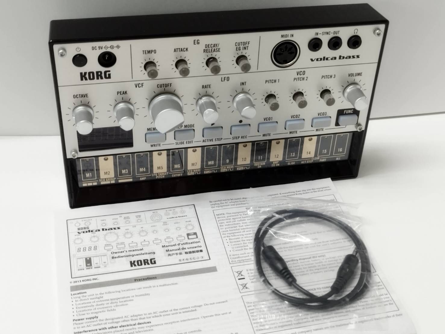 KORG volca-bass アナログシンセサイザー 081410