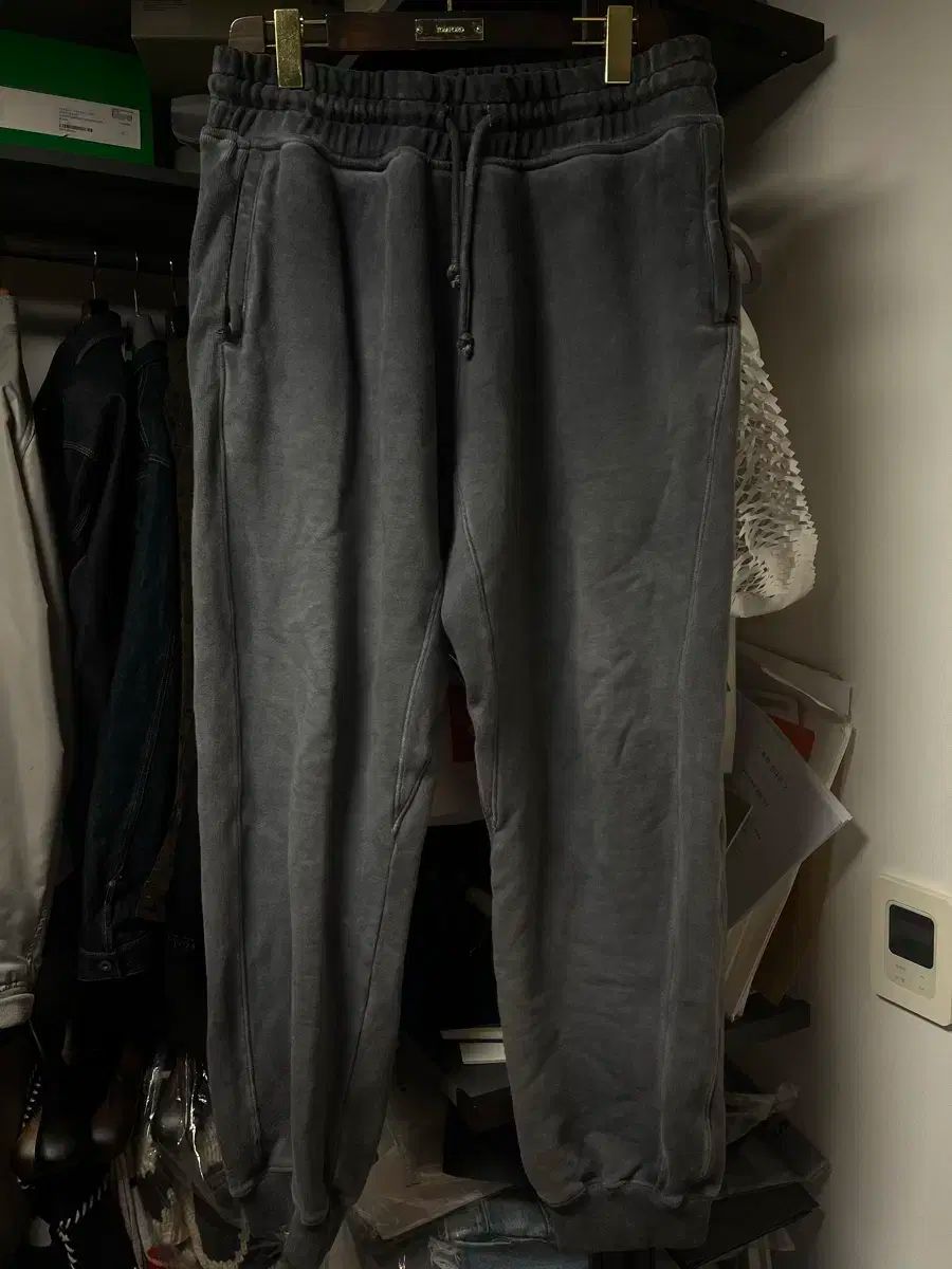 M yeezy season 4 panelled スウエットパンツ