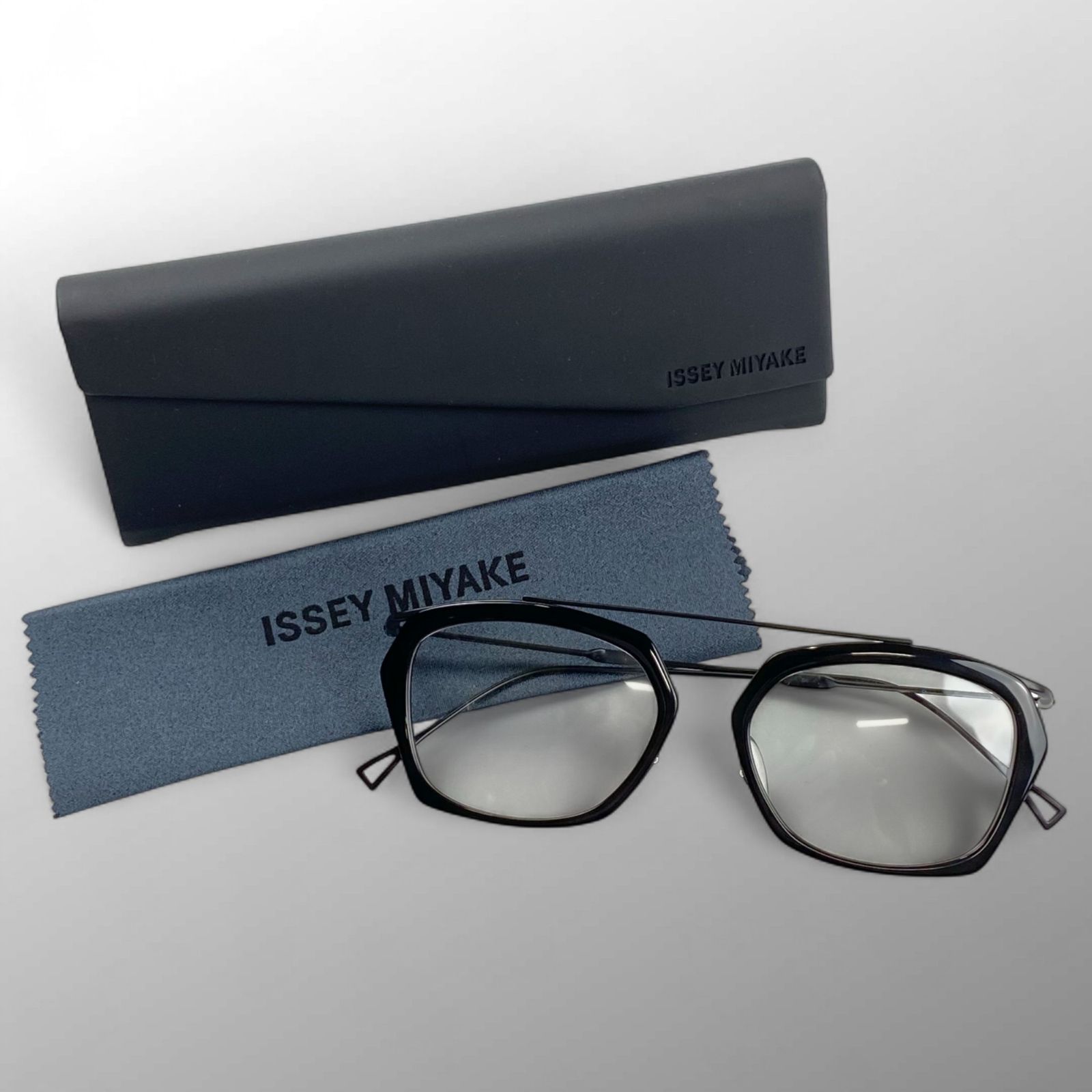 ひ*ー様 ISSEY MIYAKE × 金子眼鏡 HEX-IV DITA SCHEMA TWO / ISSEY MIYAKE HEXAGON IV 紹介 - YouTube