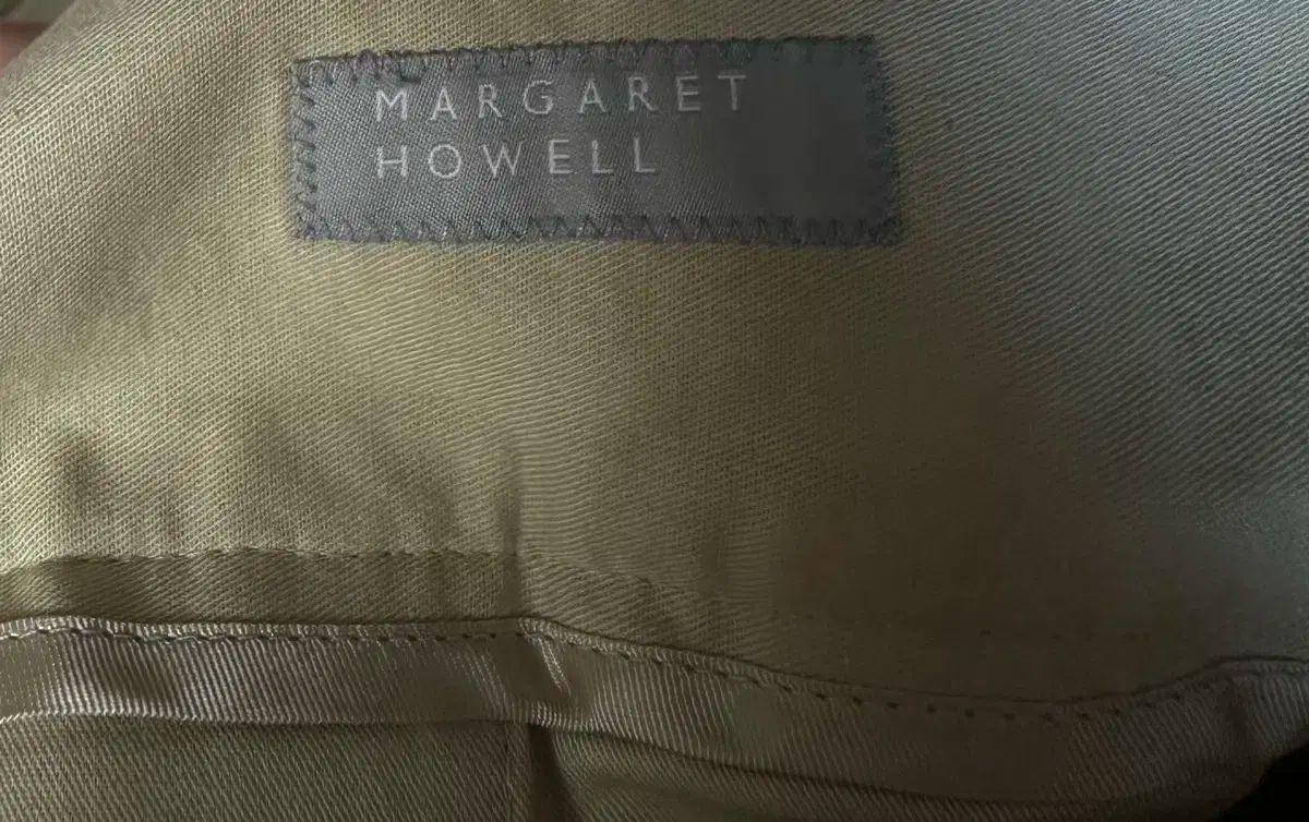マーガレットハウエル ベージュリネンパンツ