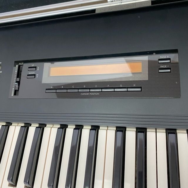配送、現地引取のみ、リユース品】KORG コルグ MUSIC WORKSTATION M1