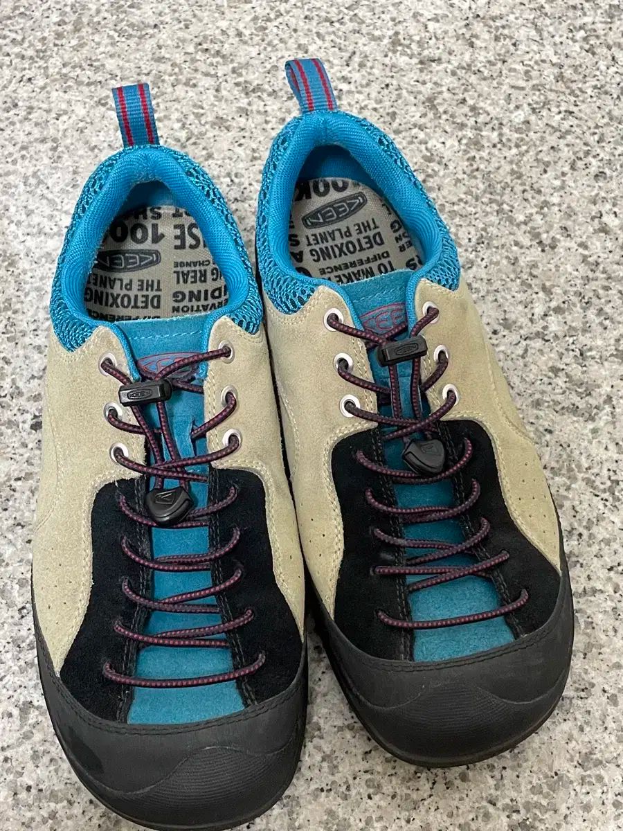 KEEN キーン