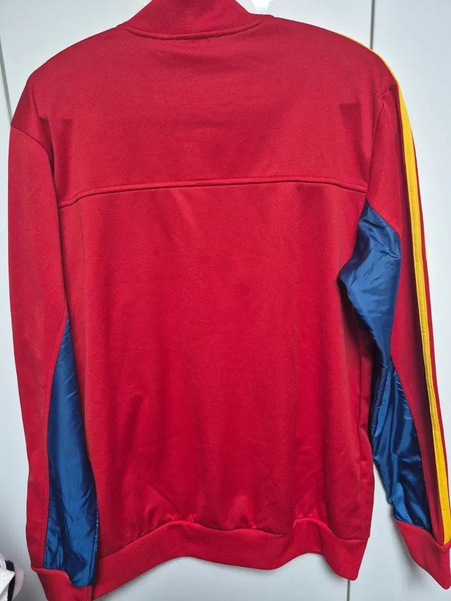 adidas(アディダス) 正規品 スペイン 国代表 ジャージ 105 サイズ 出品