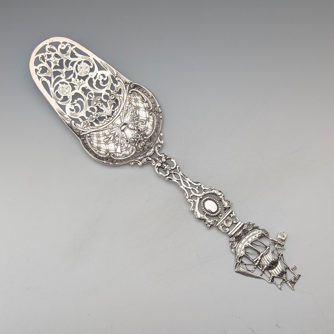 ヴィンテージ コンチネンタルシルバー製 帆船透かし装飾 ペストリーサーバ 83g ヴィンテージ コンチネンタルシルバー製 帆船透かし装飾