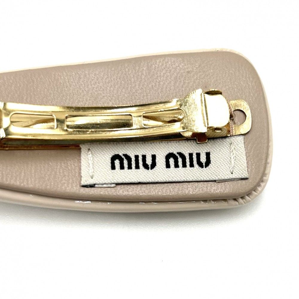 新品miumiuエナメルバレッタパテントレザークリップ現行品未使用ミュウミュウ miu MIUMIU ミュウミュウ バレッタ 5IF092 069 レディース