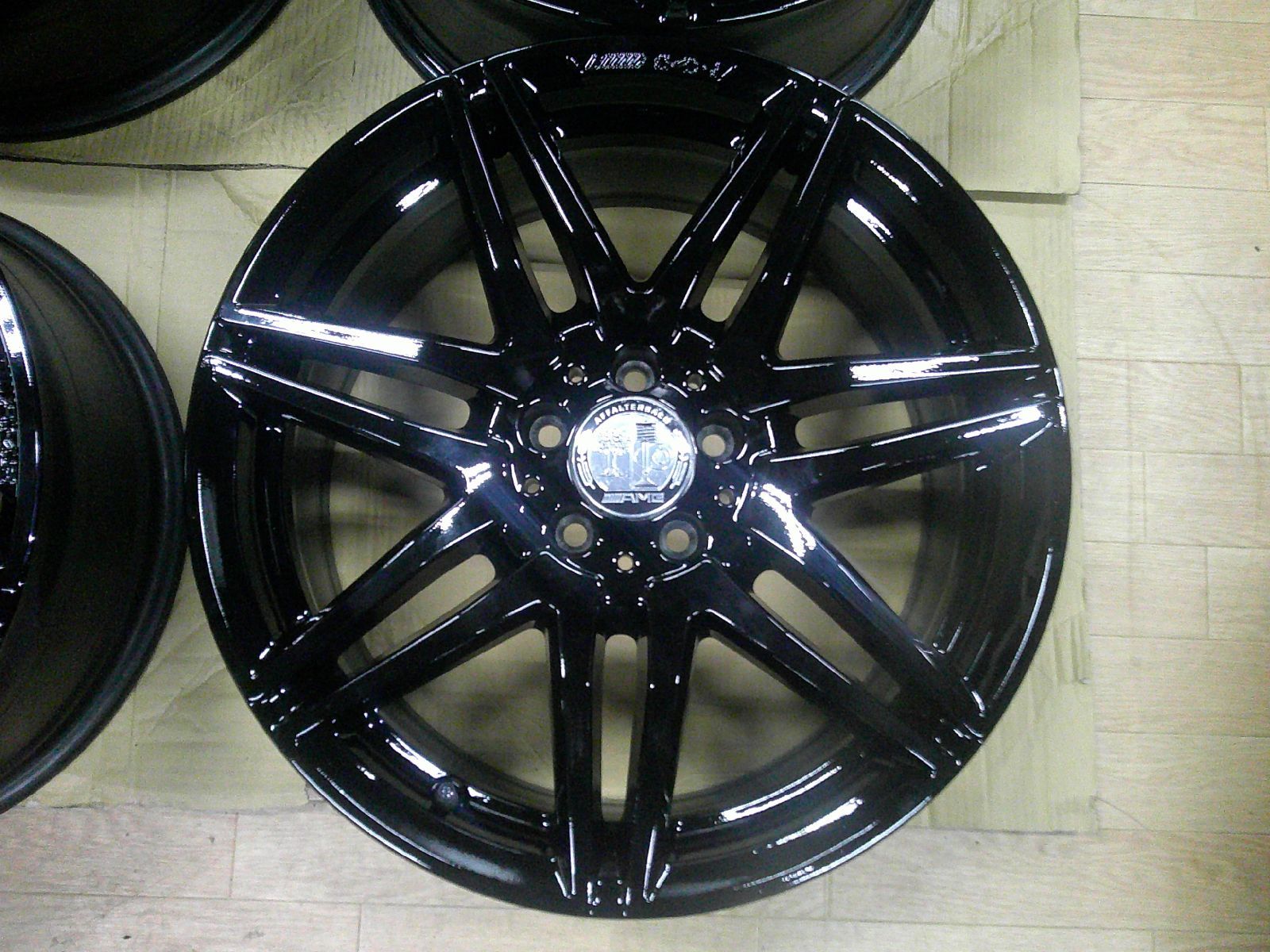 とかさす【美品】メルセデス・ベンツ Ｗ447 VクラスAMG純正19インチ 送料込み！ベンツ Vクラス W447 純正 ホイール AMG 希少な純正