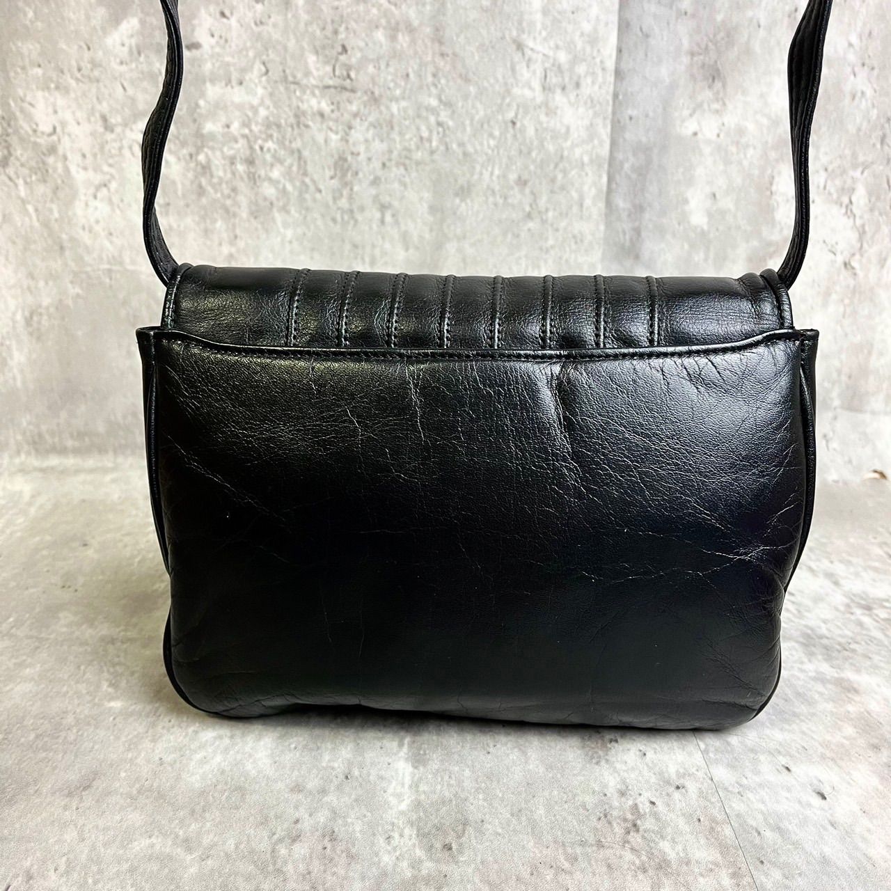 ✨良品✨ VALENTINO GARAVANI ヴァレンティノガラヴァーニ ショルダー 