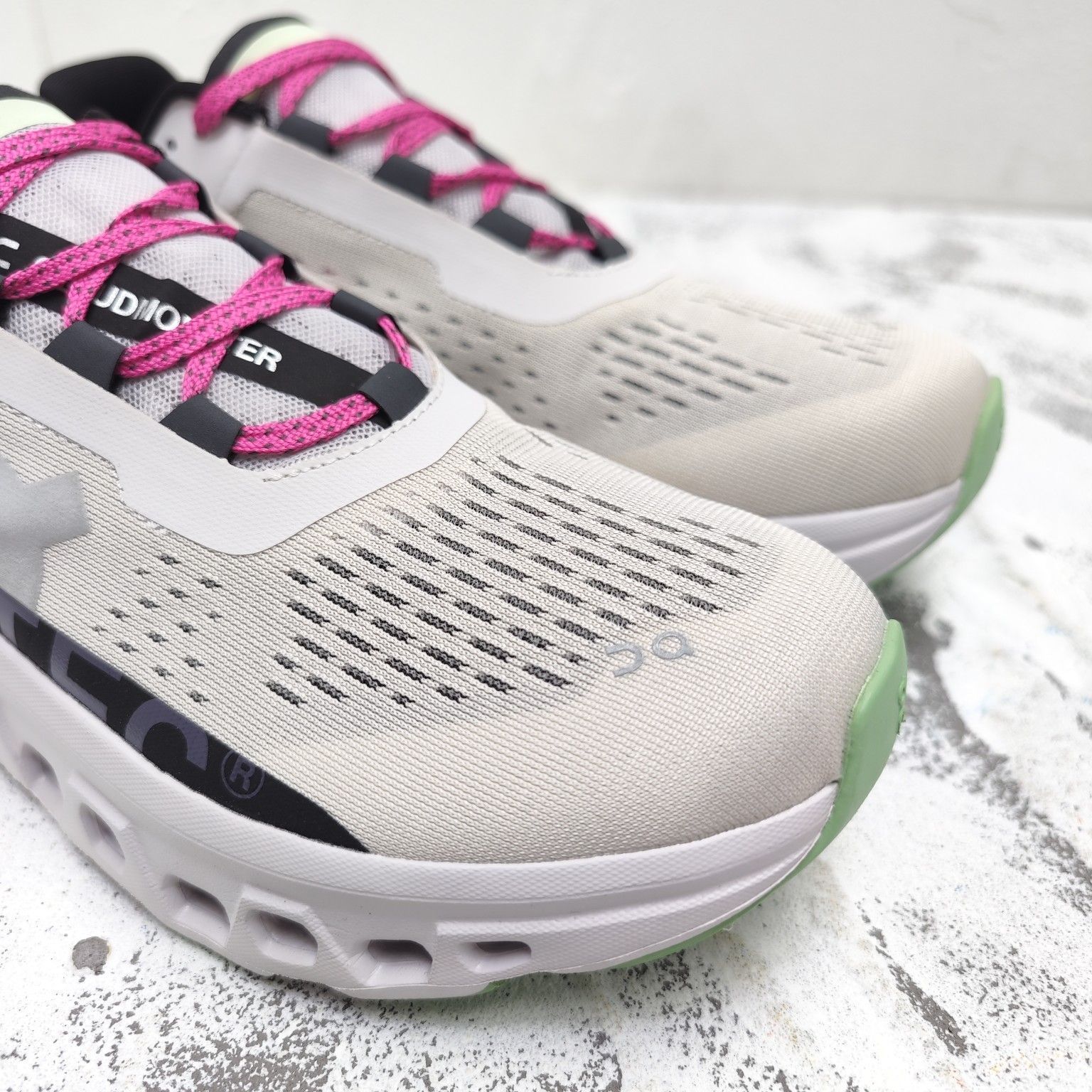 On Cloudmonsterスニーカー ホワイト/ピンク Women's Cloudmonster | White | On Japan