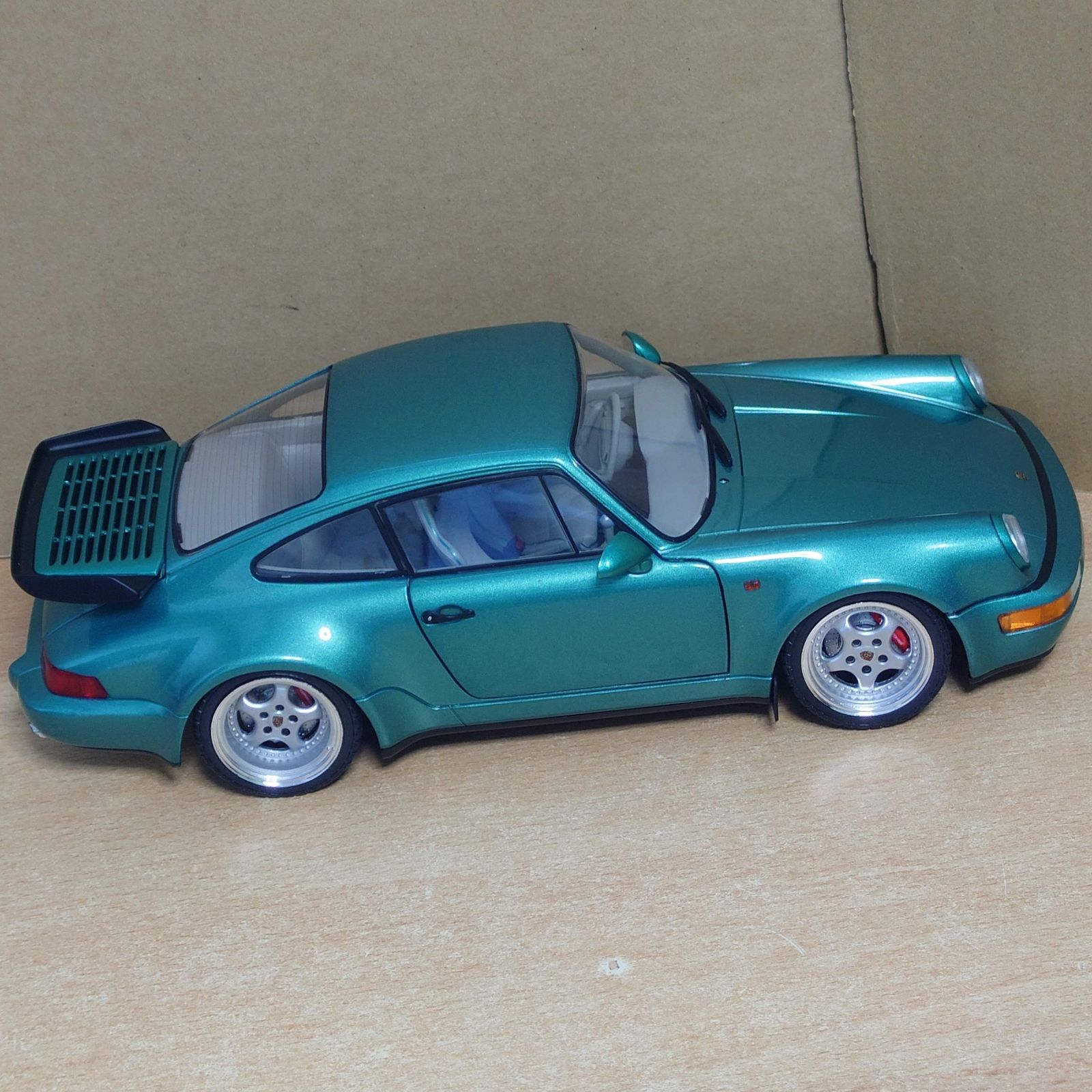 1/18 ポルシェ 964 ターボ 1991 グリーン Porsche ソリド製 - メルカリ