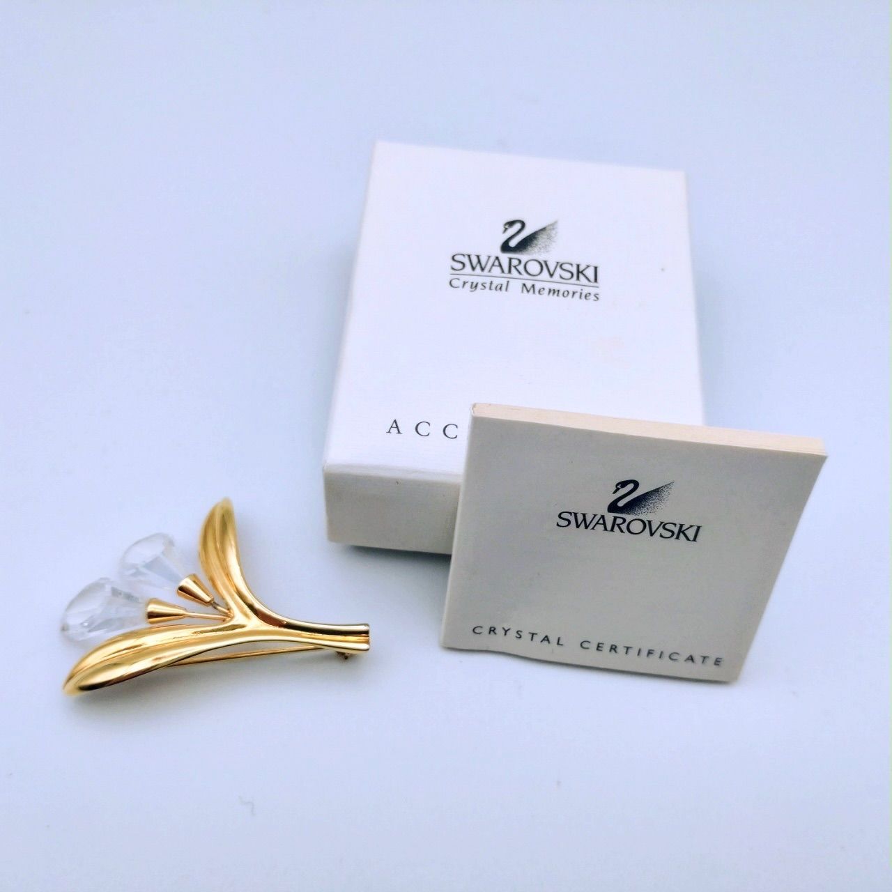 SWAROVSKI ゴールド ブローチ SWAROVSKI スワロフスキー ハチモチーフ ブローチ 蜂 クリスタル