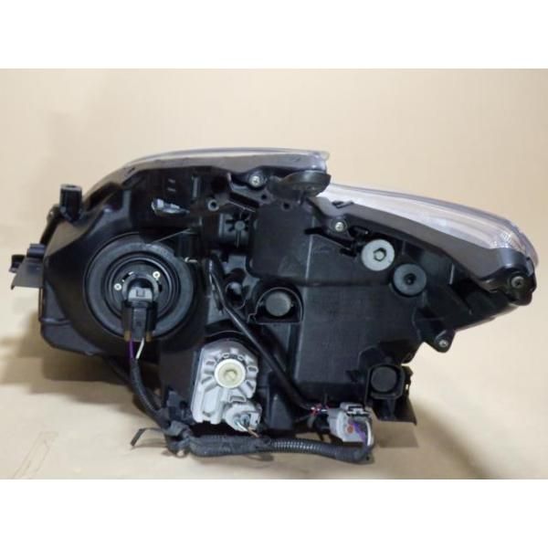 コーティング済 プリウス ZVW30 右ヘッドランプ・ヘッドライト S  