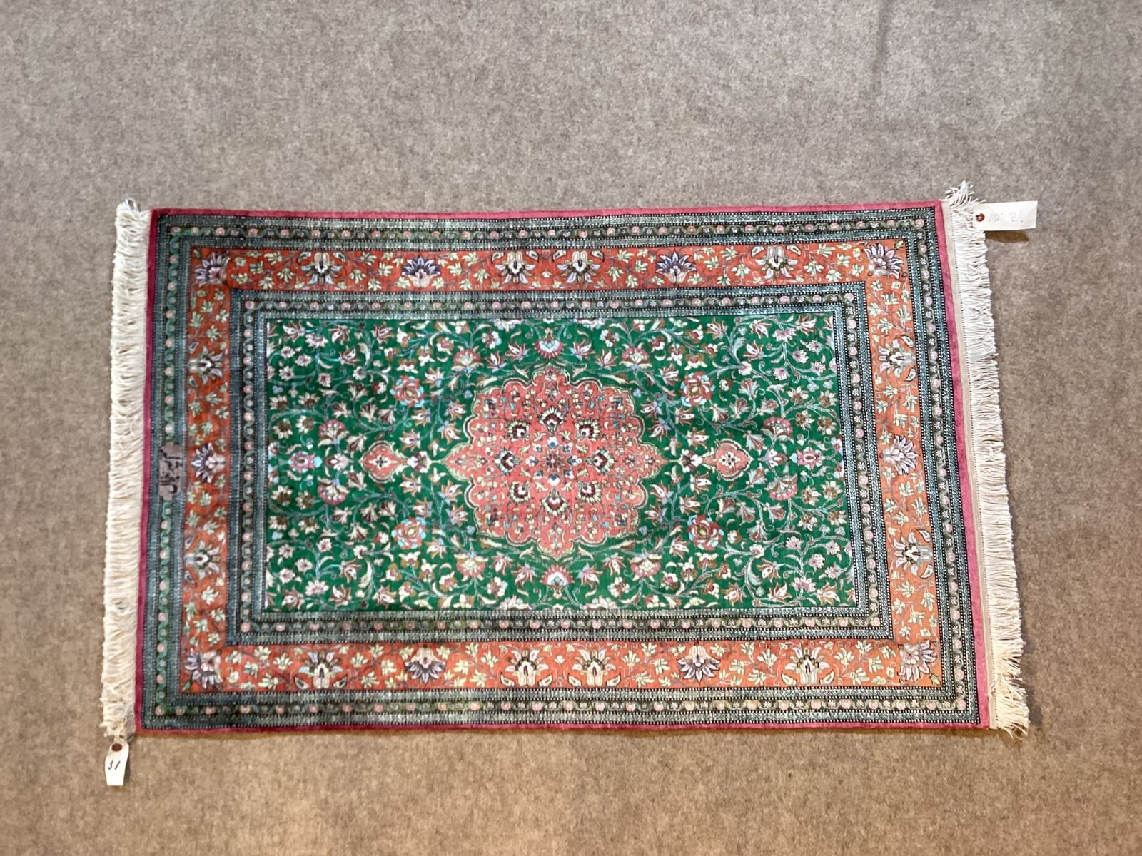 お値下げ！ペルシャ絨毯クム 値下げ‼️ ペルシャ絨毯 タペストリー 最