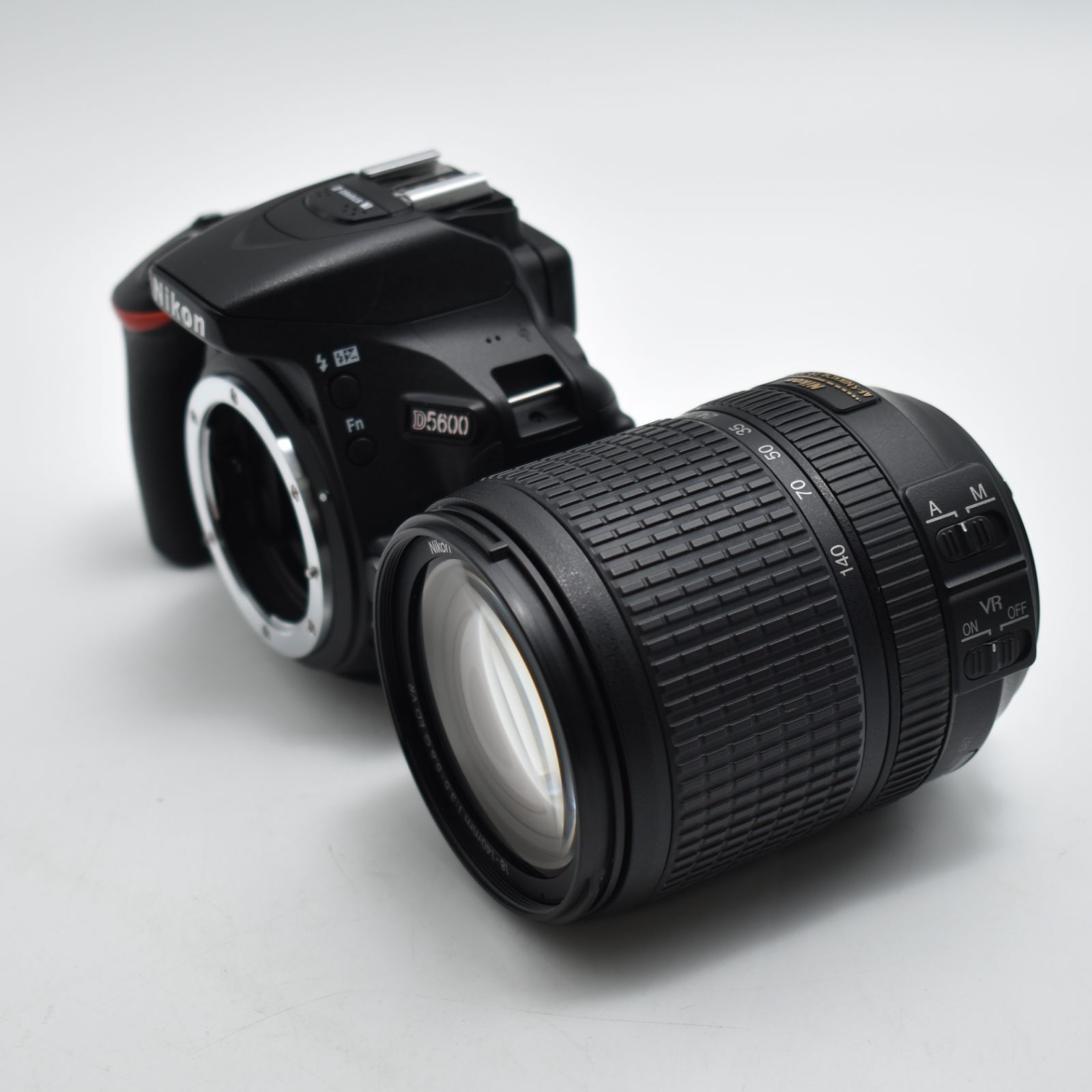 Nikon D5600 18-140mm デジタル一眼レフカメラ Amazon | Nikon デジタル一眼レフカメラ D5600 18-140 VR レンズキット