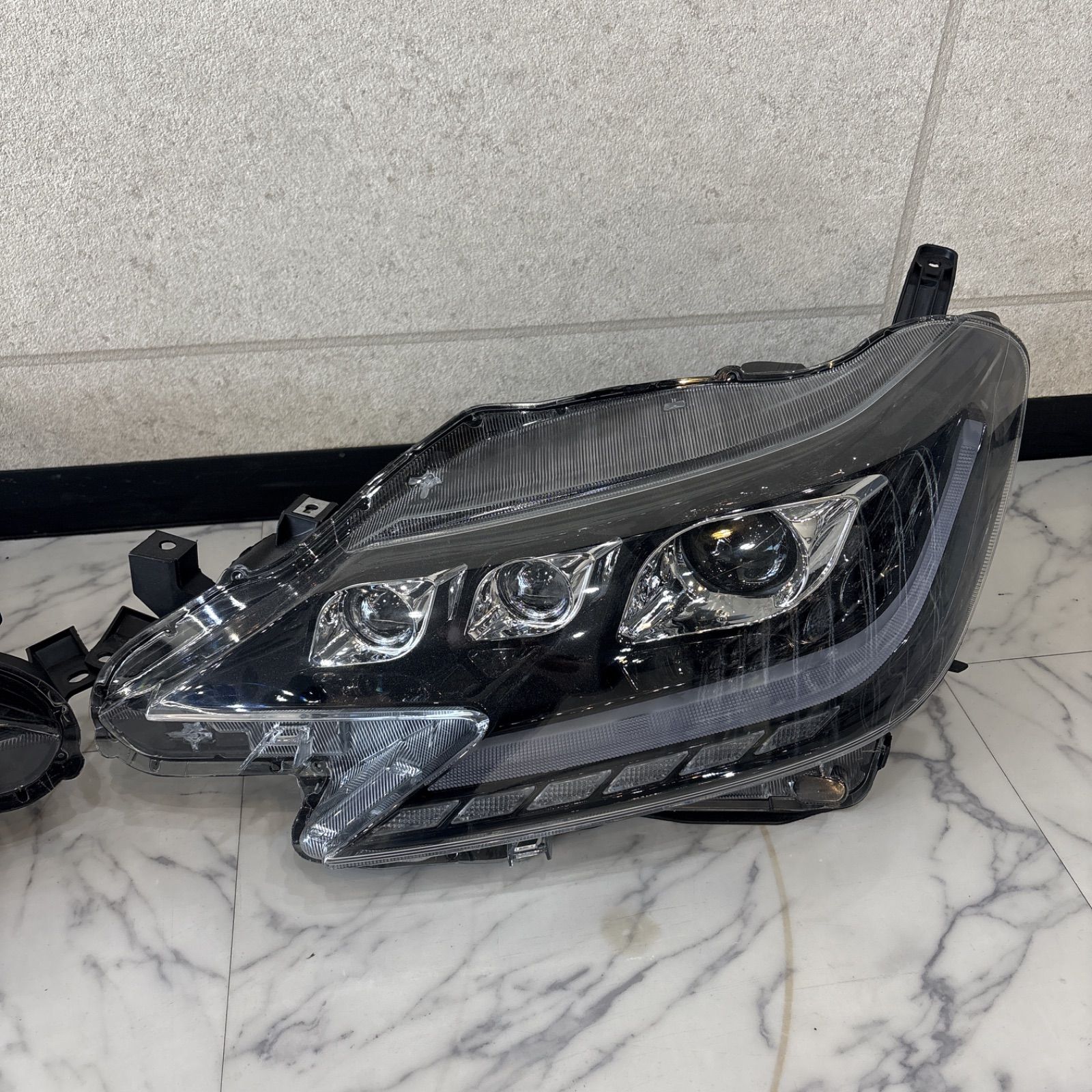 トヨタ TOYOTA マークX 130系 中期 後期 社外ヘッドライト トヨタ TOYOTA マークX 130系 中期 後期 社外ヘッドライト