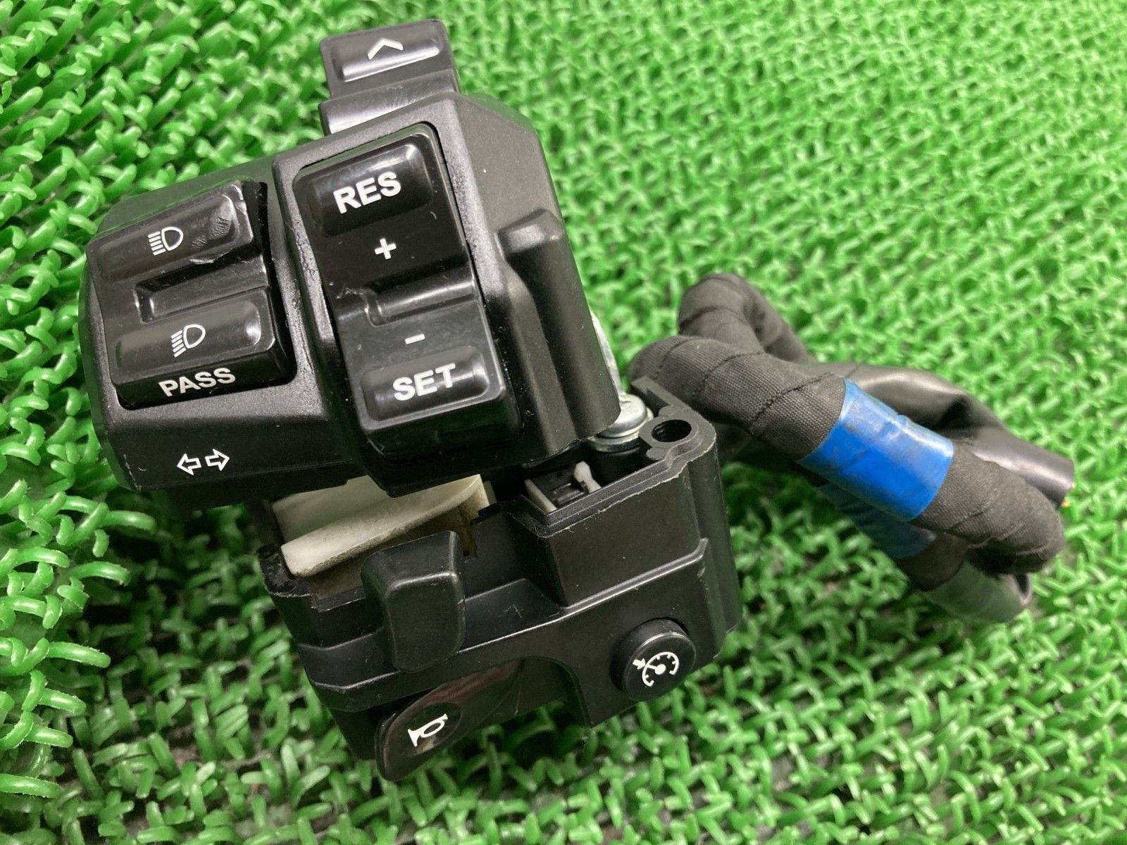 T-MAX530DX ハンドルスイッチ 左 ヤマハ 純正 バイク 部品 SG15J TMAX530 スイッチボックス 修復素材に コケキズ無し 品薄 uA