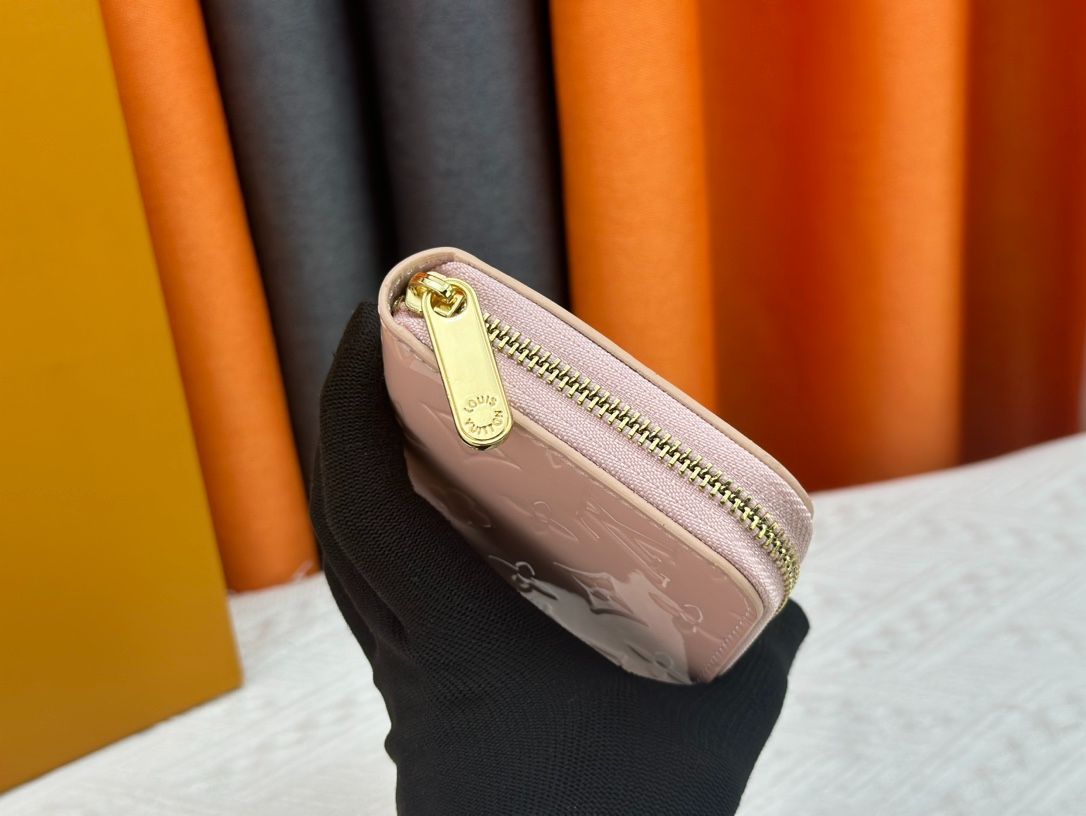 ルイヴィトン小銭入れ☆*°エピ☆*°エナメル LVルイ・ヴィトン/財布/エナメル仕上げのクラシックなLVは、洗練