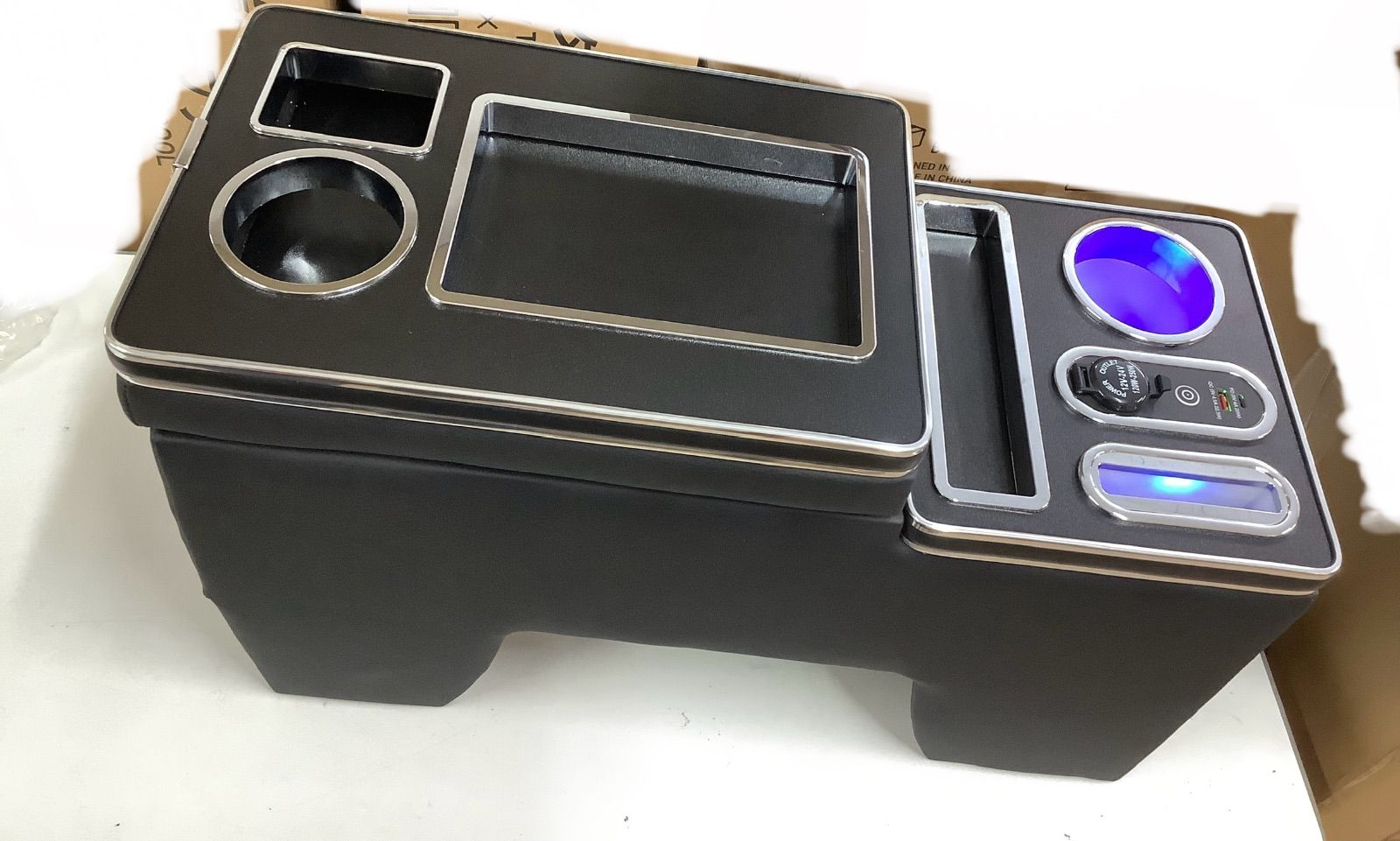 お買い得，セール 【未使用品】デリカD:5 コンソールボックス ワイヤレス充電タイプ 250805-14 コンソールボックス