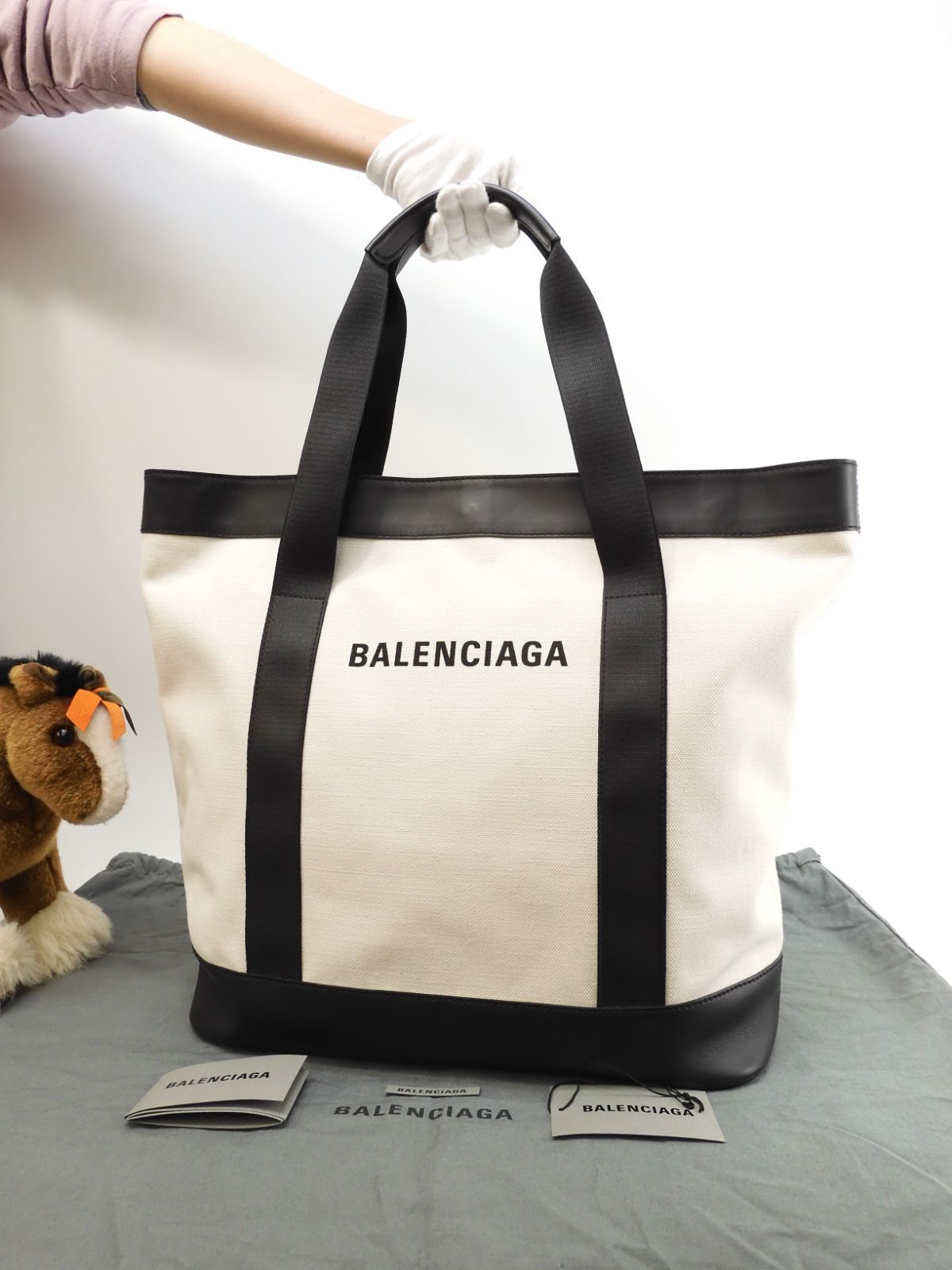 されていま Balenciaga - バレンシアガ トートバッグ ネイビートートの