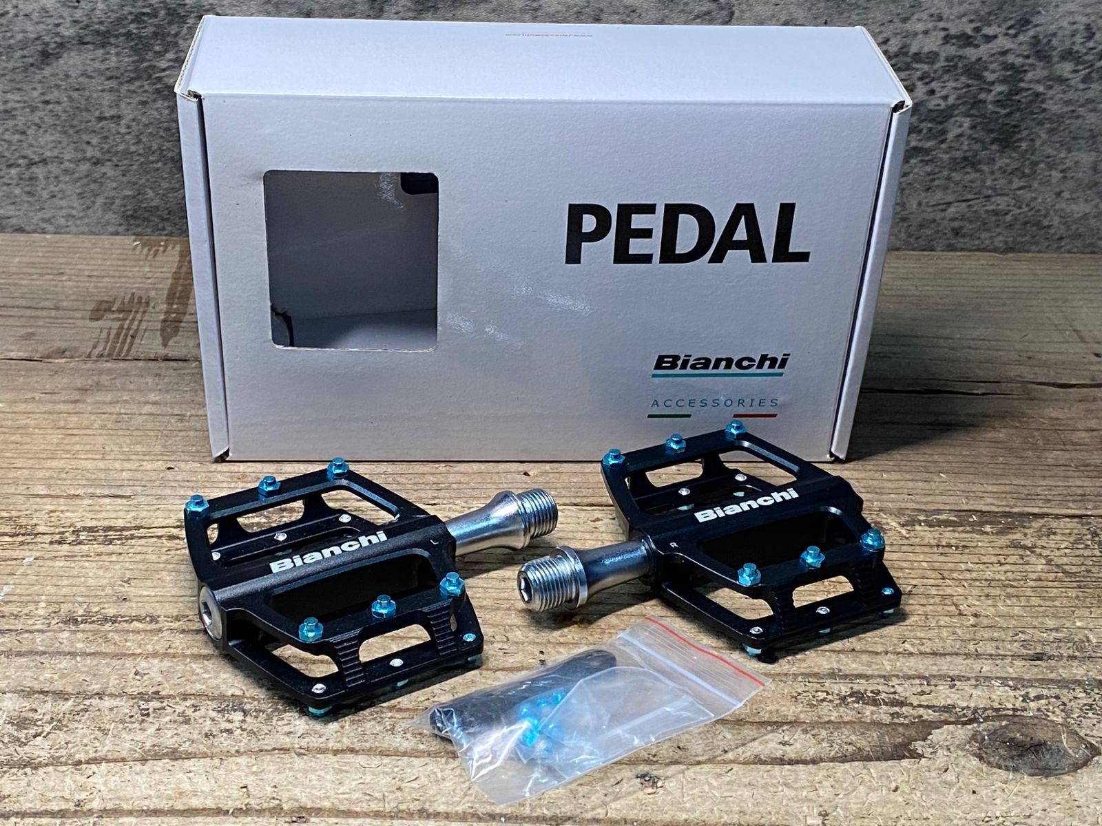 JJ221 ビアンキ Bianchi CNC フラットペダル 黒