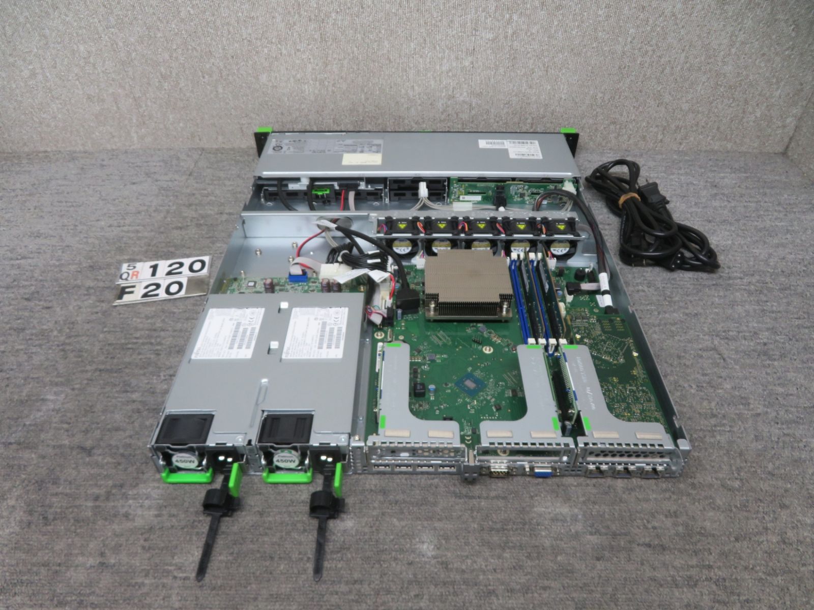 富士通 PRIMERGY RX1330 M3 Xeon E3 1230v6 RAM8GB RX1330 M3 PRIMERGY