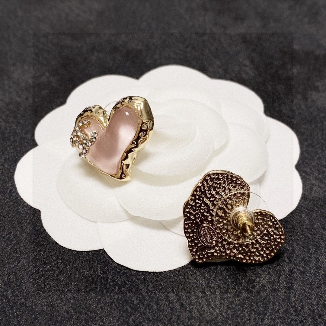 今日特価】Chanel シャネル クラシック ハート＆ダブル C