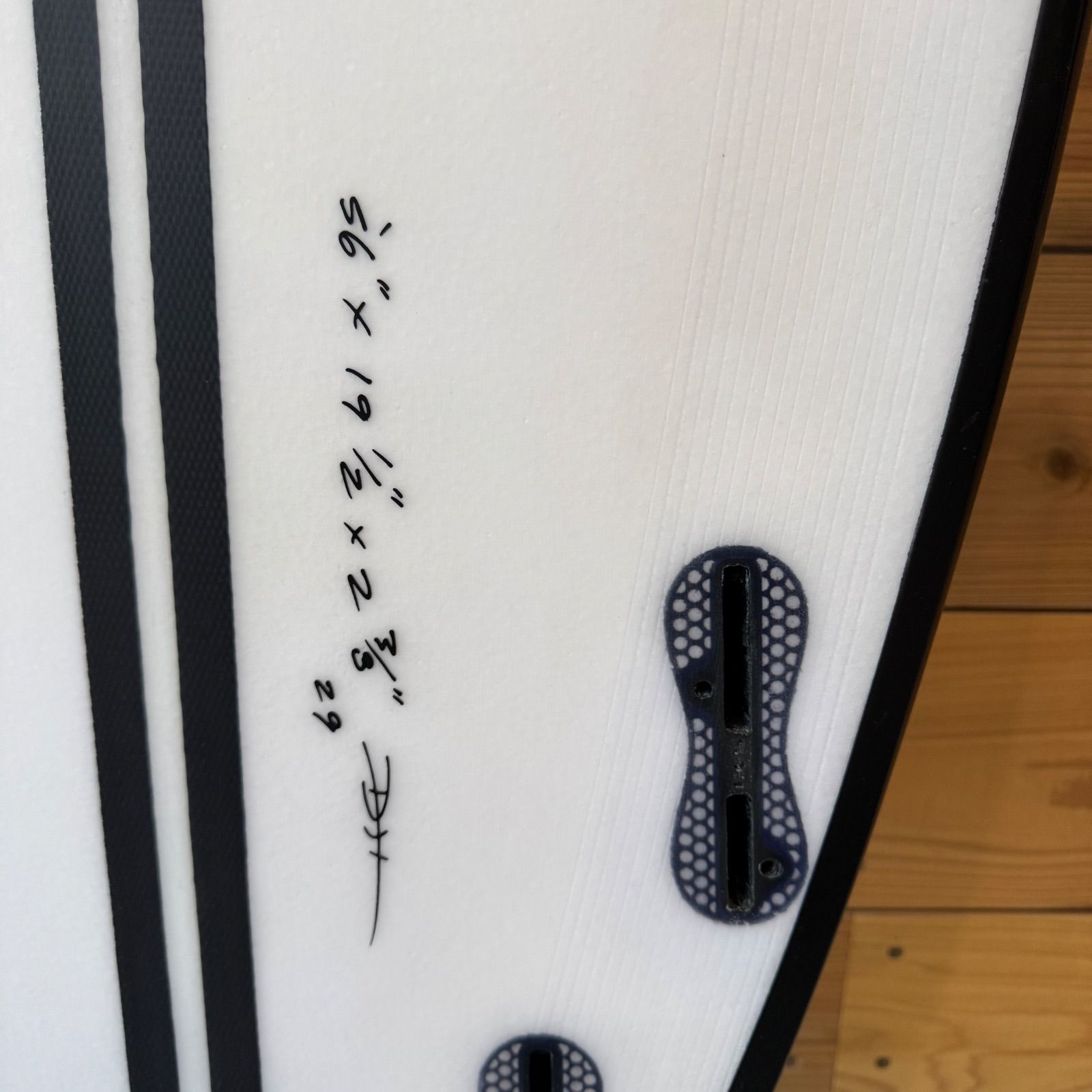 美中古 DHD サーフボード 5'6 フェニックス スワローテール PHOENIX