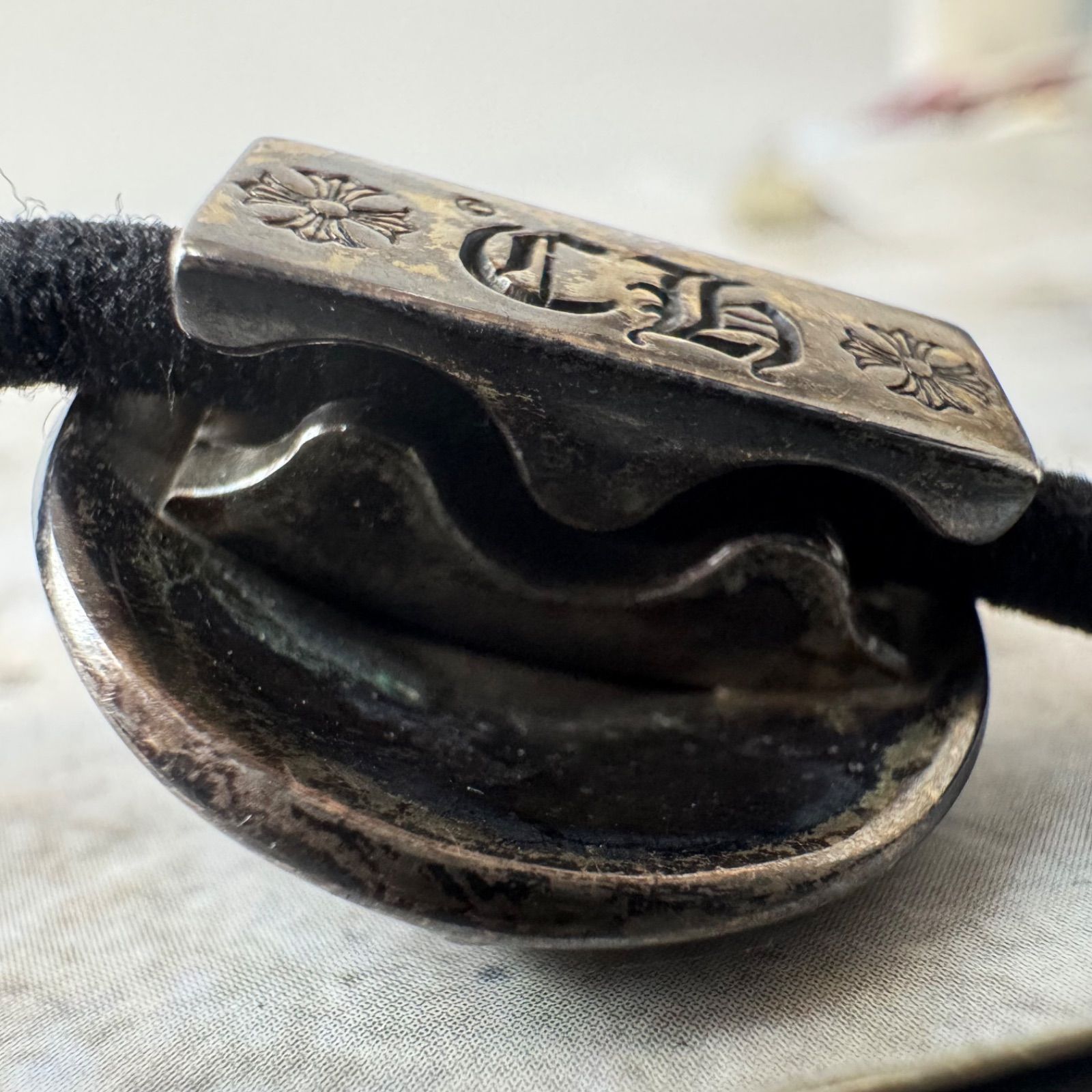 クロムハーツ クロスボール コンチョ ヘアアクセサリー ヘアゴム 925