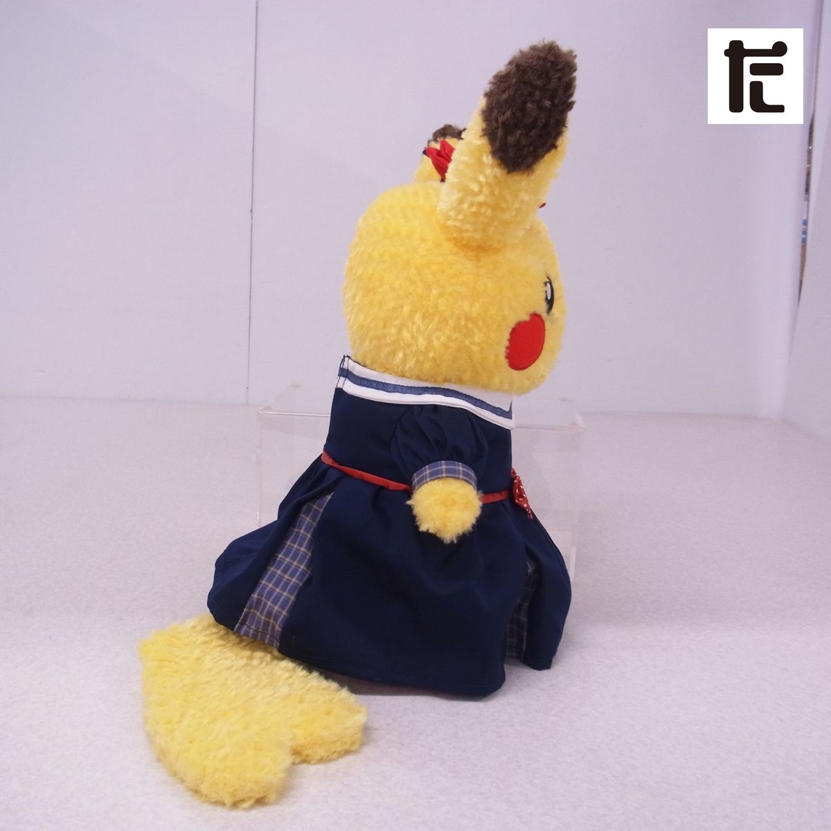 ポケモンセンター Pikachu's Closet ぬいぐるみ メス +