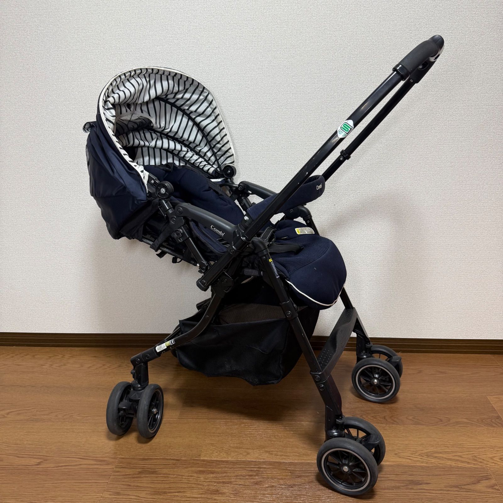 コンビ　メチャカル オート4キャス エッグショック　700台限定　ルクスネイビー 送料無料 メチャカルオート4キャス エッグショック ルクス