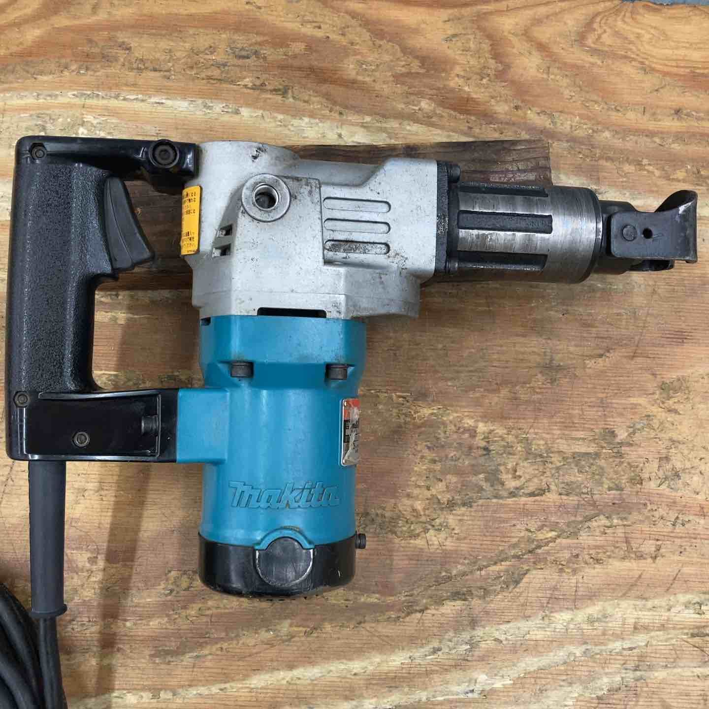 マキタ makita 35mmハンマドリル はつり HR3520 コード補修跡