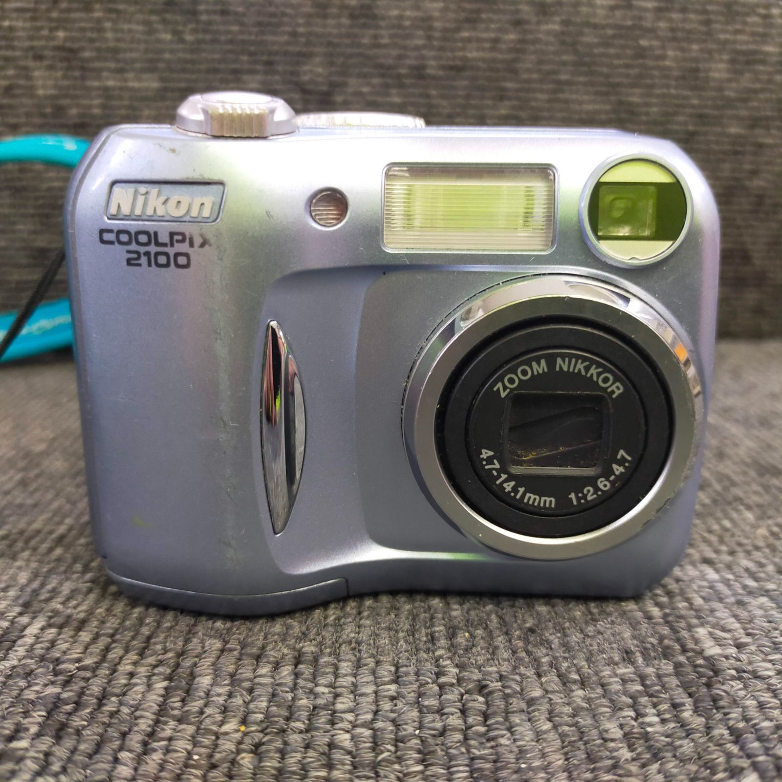Nikon COOLPIX 2100 デジタルカメラ E2100 通電確認済 レンズ
