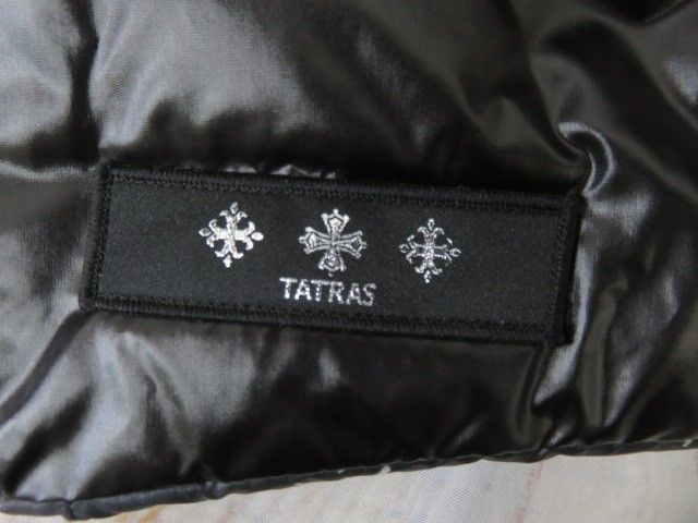 【中古】ﾊﾝｶﾞｰ付 TATRAS ﾀﾄﾗｽ ﾀﾞｳﾝﾍﾞｽﾄ ﾘﾊﾞｰｼﾌﾞﾙ ﾍﾟｲｽﾞﾘｰ MTAT20A4729-D ﾌﾞﾗｯｸ 06 991803792