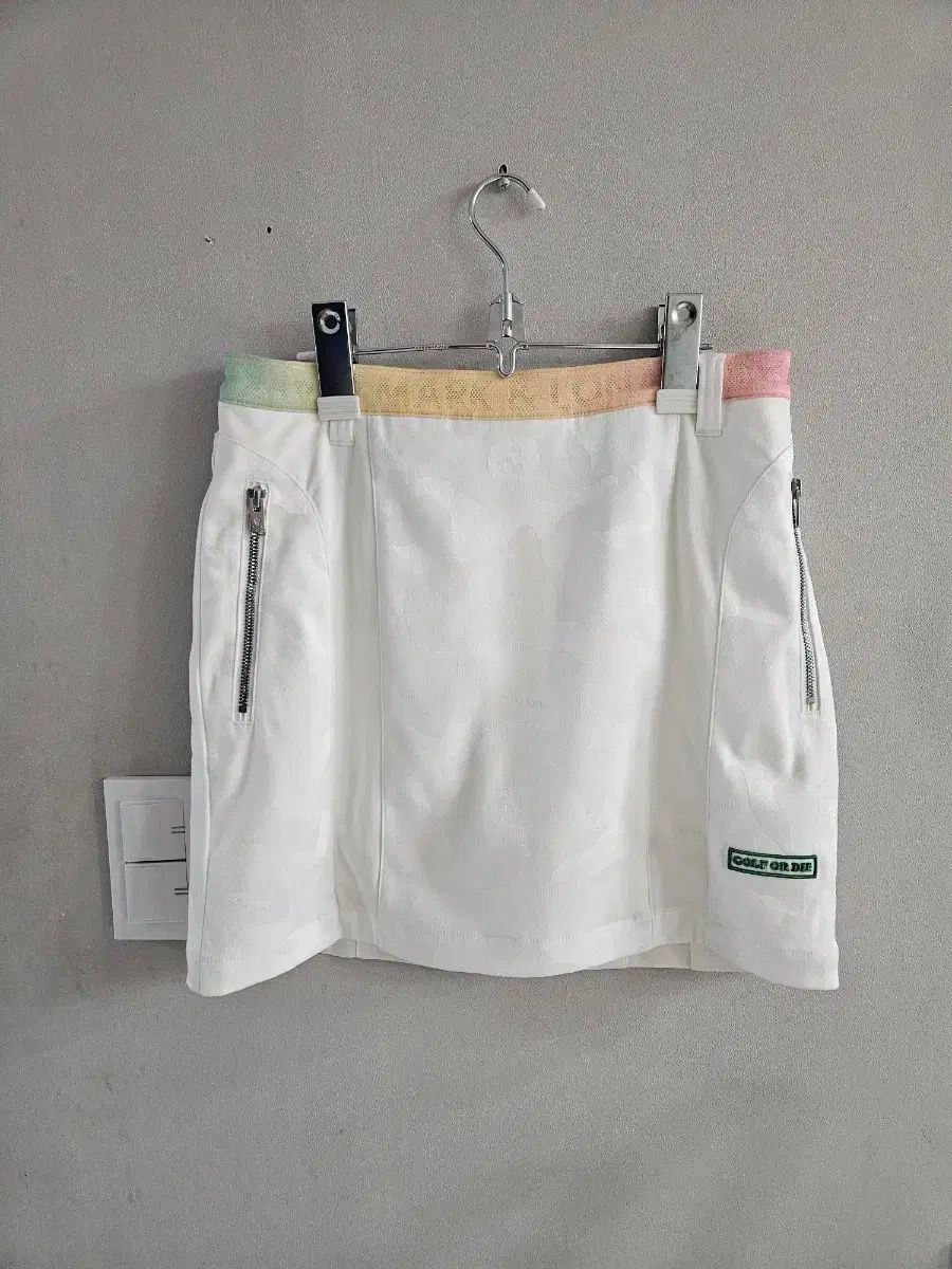 MARK & LONA(マークアンドロナ) ゴルフスカート 40