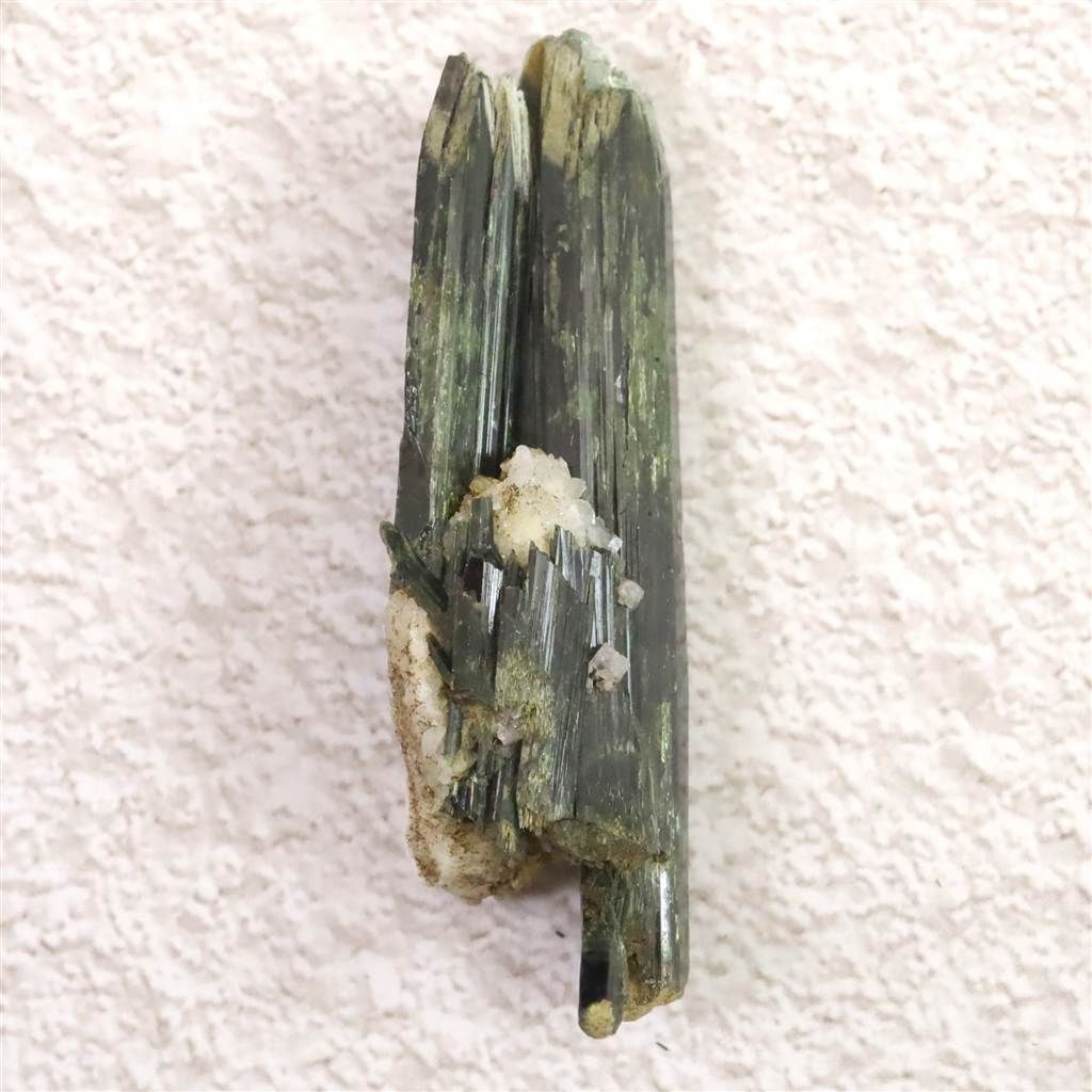 ザギマウンテン産 46mmエジリン輝石 7.02g 榎本通商74653