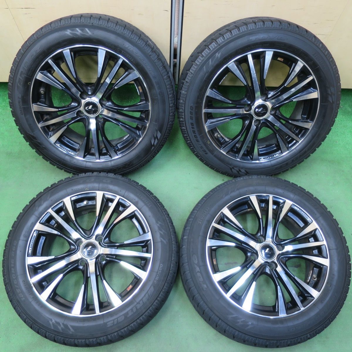 バリ溝！スタッドレスタイヤ軽自動車等15インチ バリ溝！キレイ バリ溝