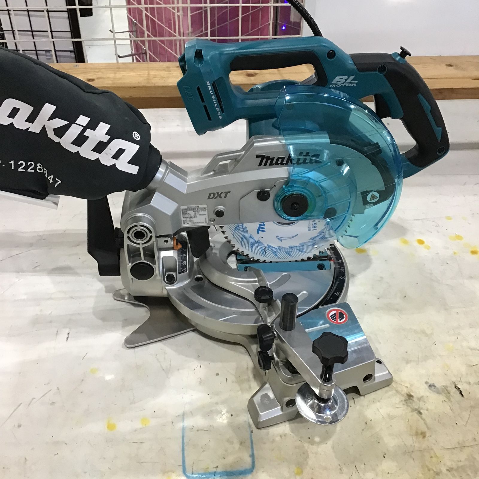 ★マキタ(makita) コードレス卓上マルノコ LS600DZ【川口店】