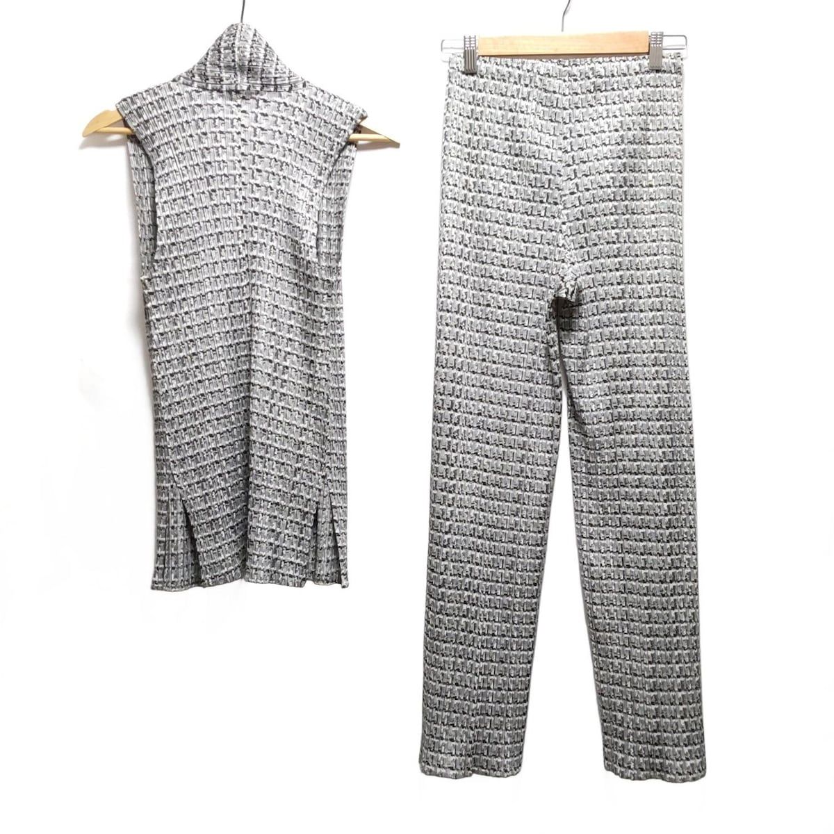 PLEATS PLEASE プリーツプリーズ レディースパンツセットアップ レディース - グレー×白×黒 プリーツ ウエストゴム