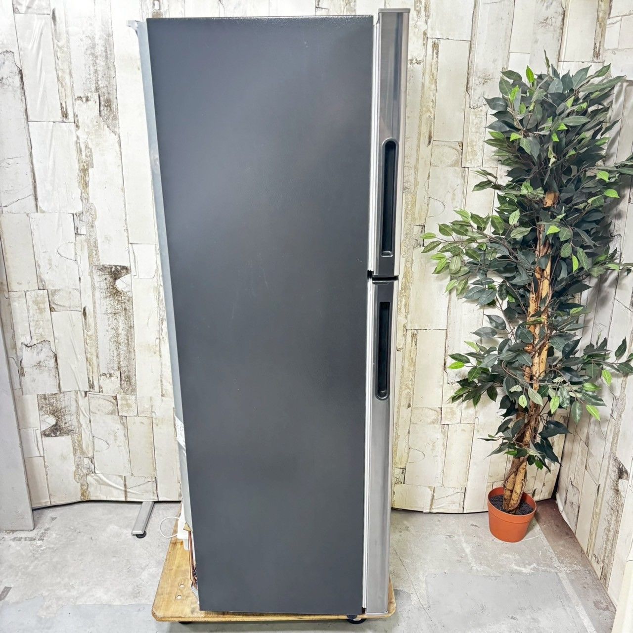 2020年製】 SHARP シャープ SJ-D23E-S ノンフロン冷凍冷蔵庫 225L 2