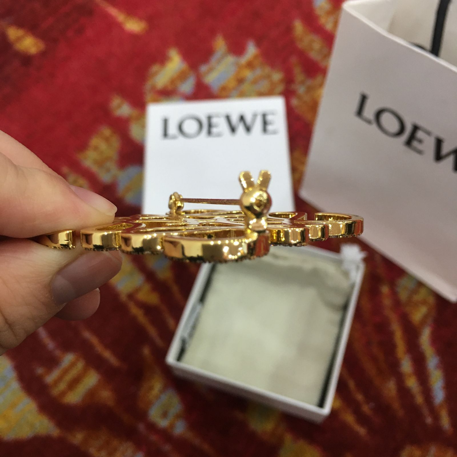 美品】LOEWE ロエベ ブローチ ダイヤモンド アナグラム 保存袋 箱付き 